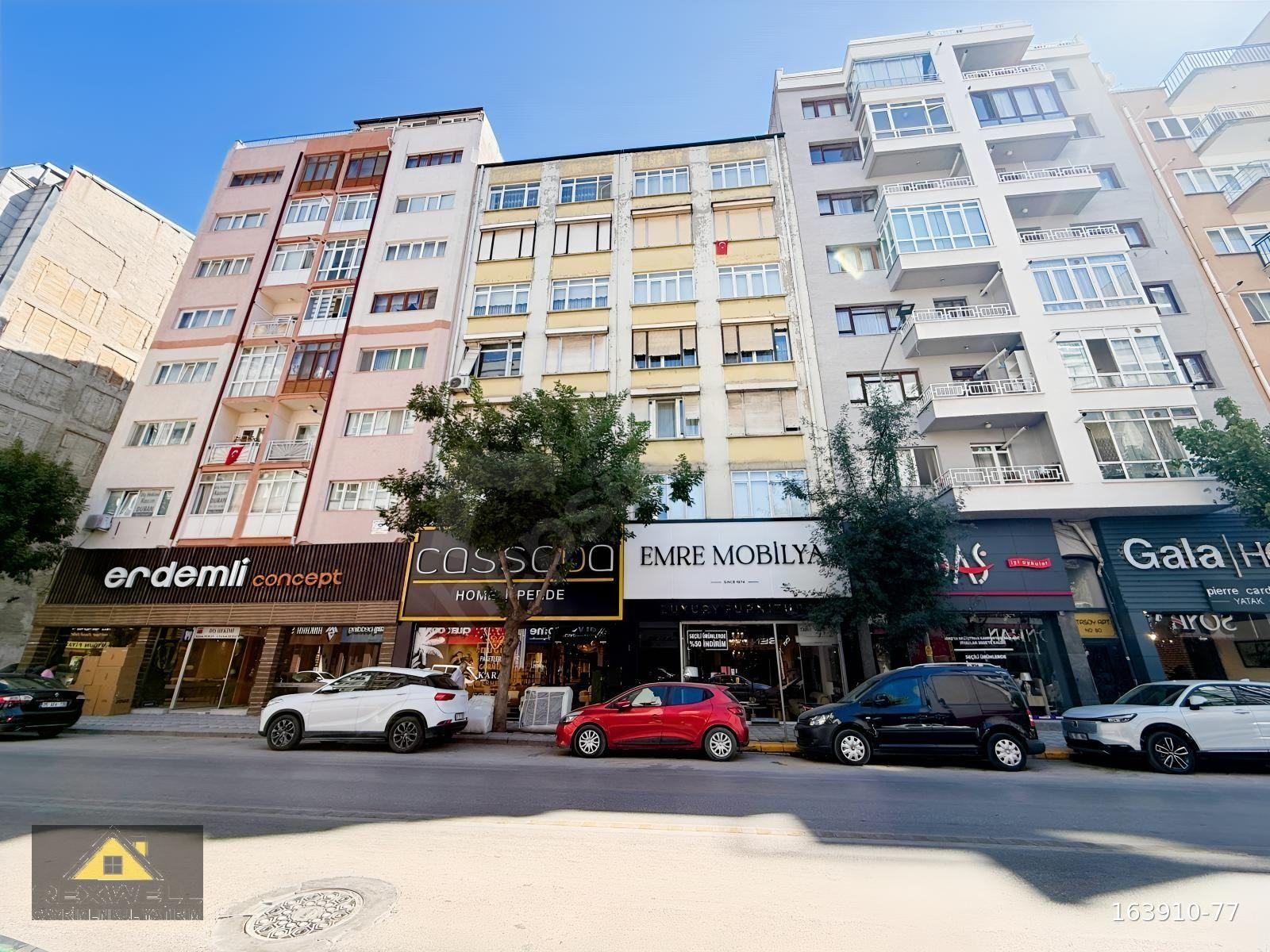 REXWELL'DEN YUNUS EMRE CD. ÜZERİNDE 150m² 3+1