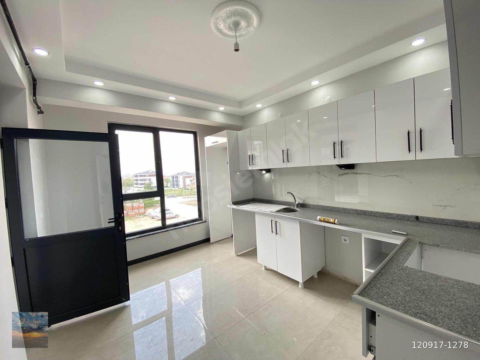 DEMİRHAN EMLAKTAN TARİH BULVARI DİBİ ÖZEL GRJLI ARAKAT 2+1 DAİRE