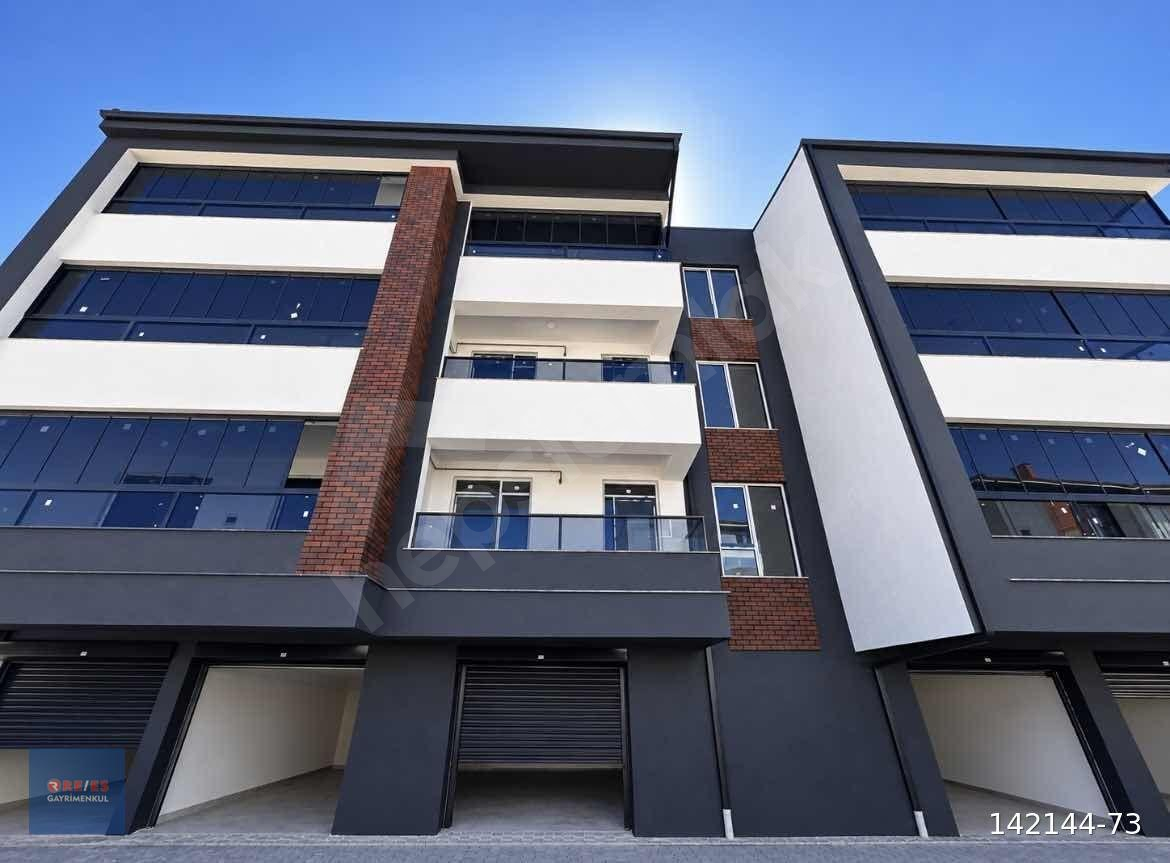 RE/ES'DEN BÖLGE'DE TEK ARA KAT ÖZEL GARAJLI 2+0 SON DAİRE