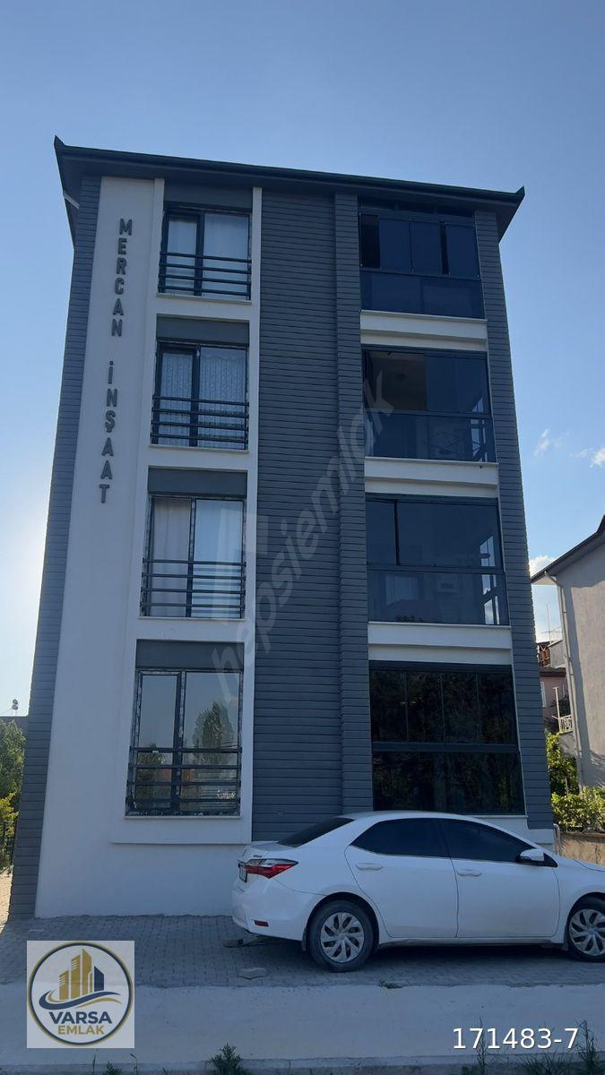 VARSA EMLAK'TAN YENİ MAHALLEDE 2+1 EŞYALI KİRALIK DAİRE