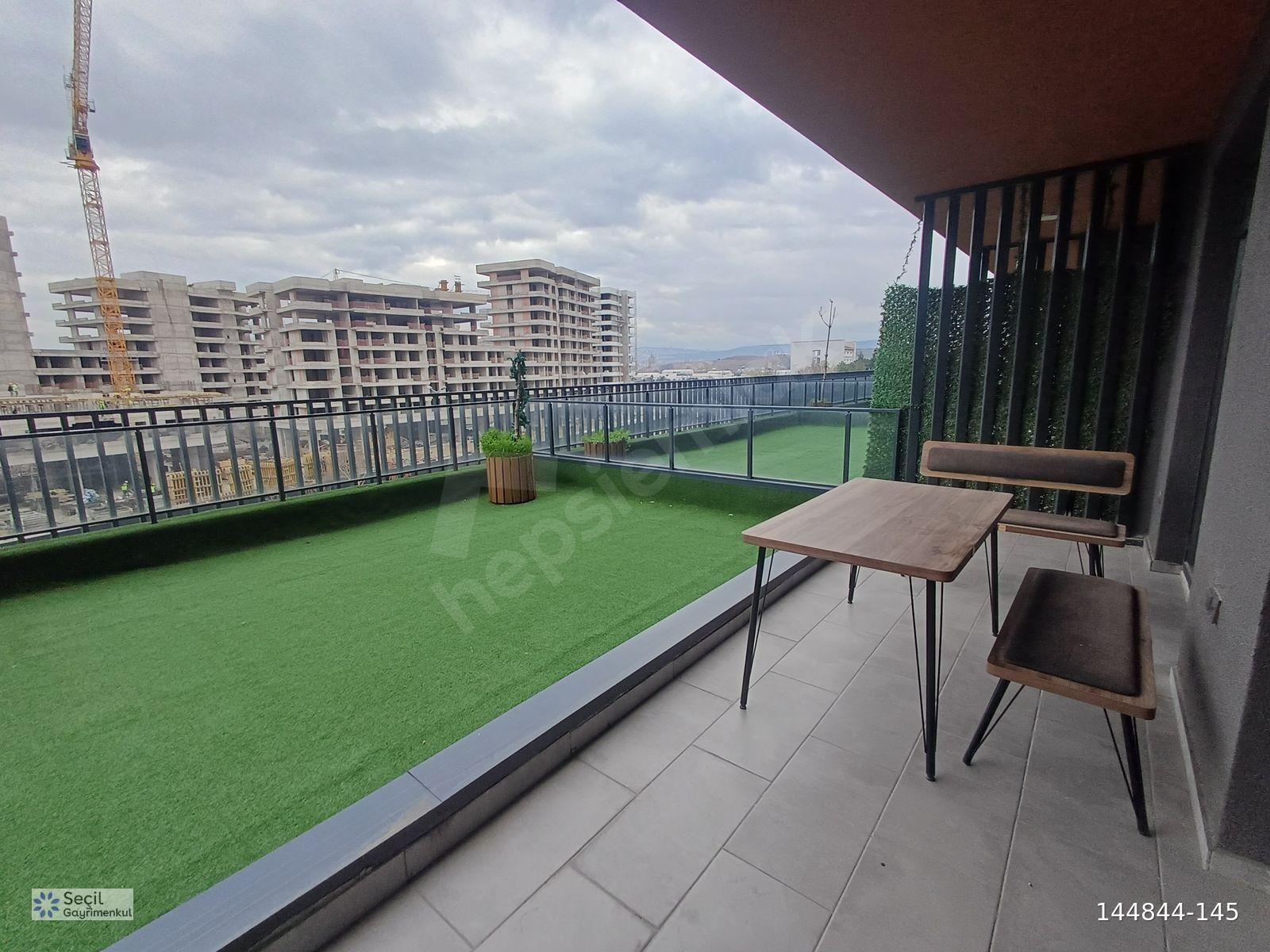 BATIKENT VELUX AVM'DE TERASLI SATILIK 1+1 SEÇİL GYO