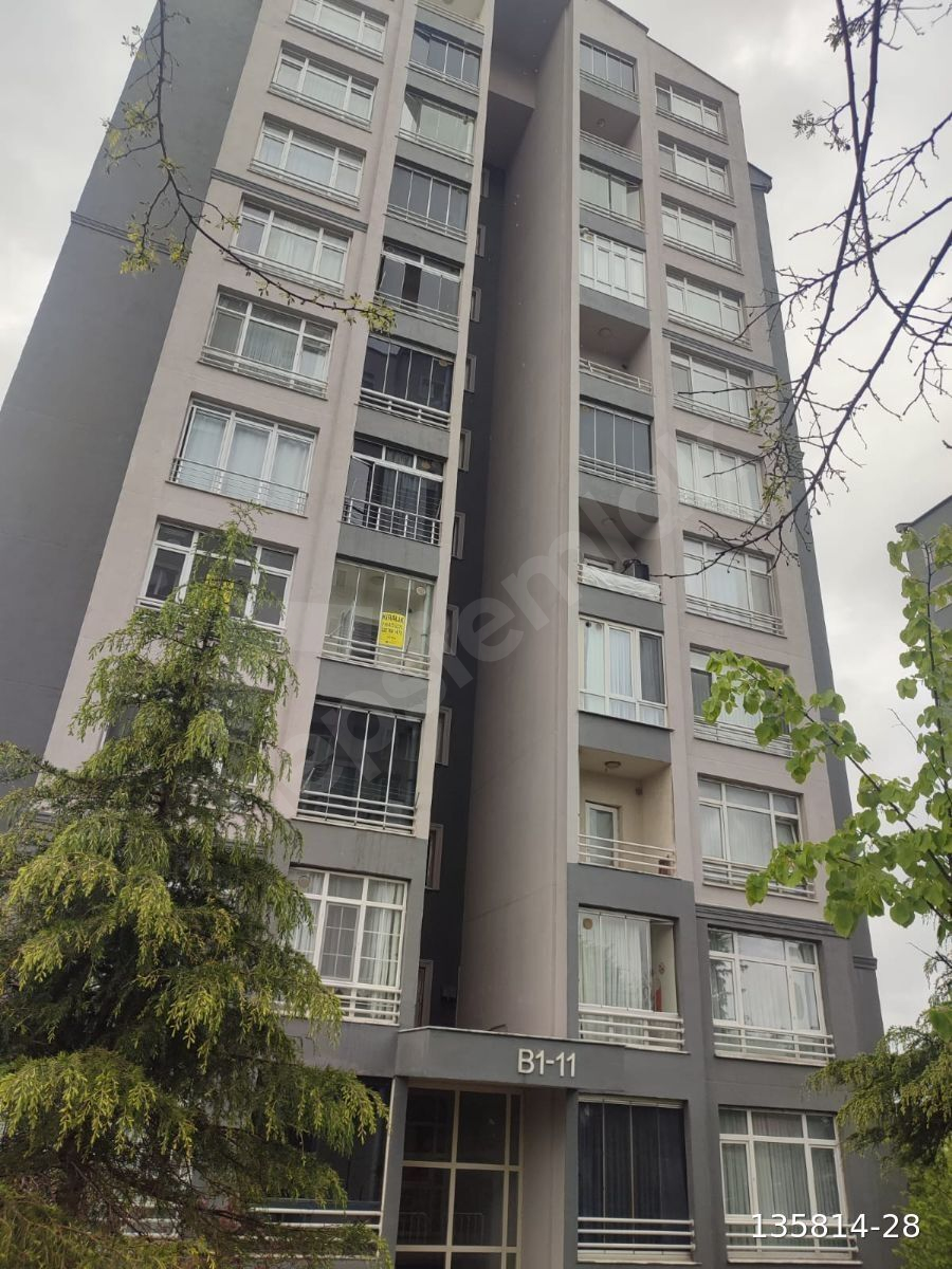 Kayaşehir 4. Bölge ara katta 2+1 Satılık Daire