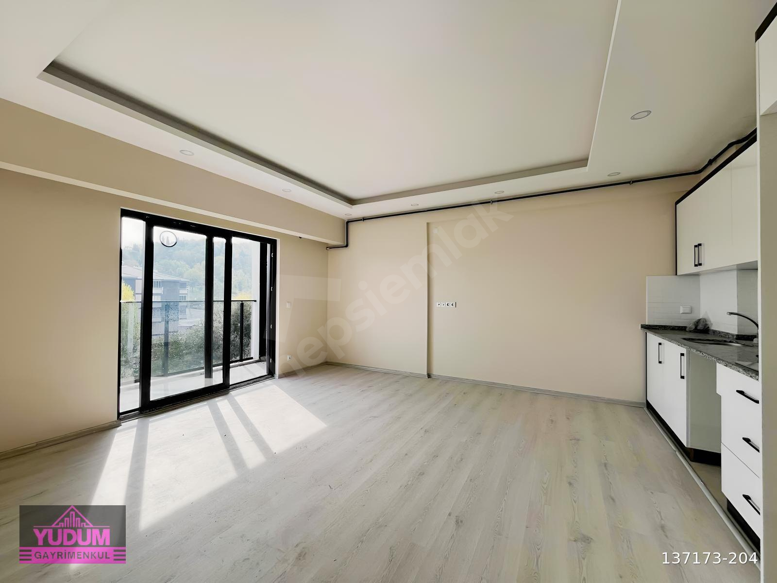 YUDUM GAYRİMENKUL'DEN KARALAR MH. 2+0 KİRALIK DAİRE