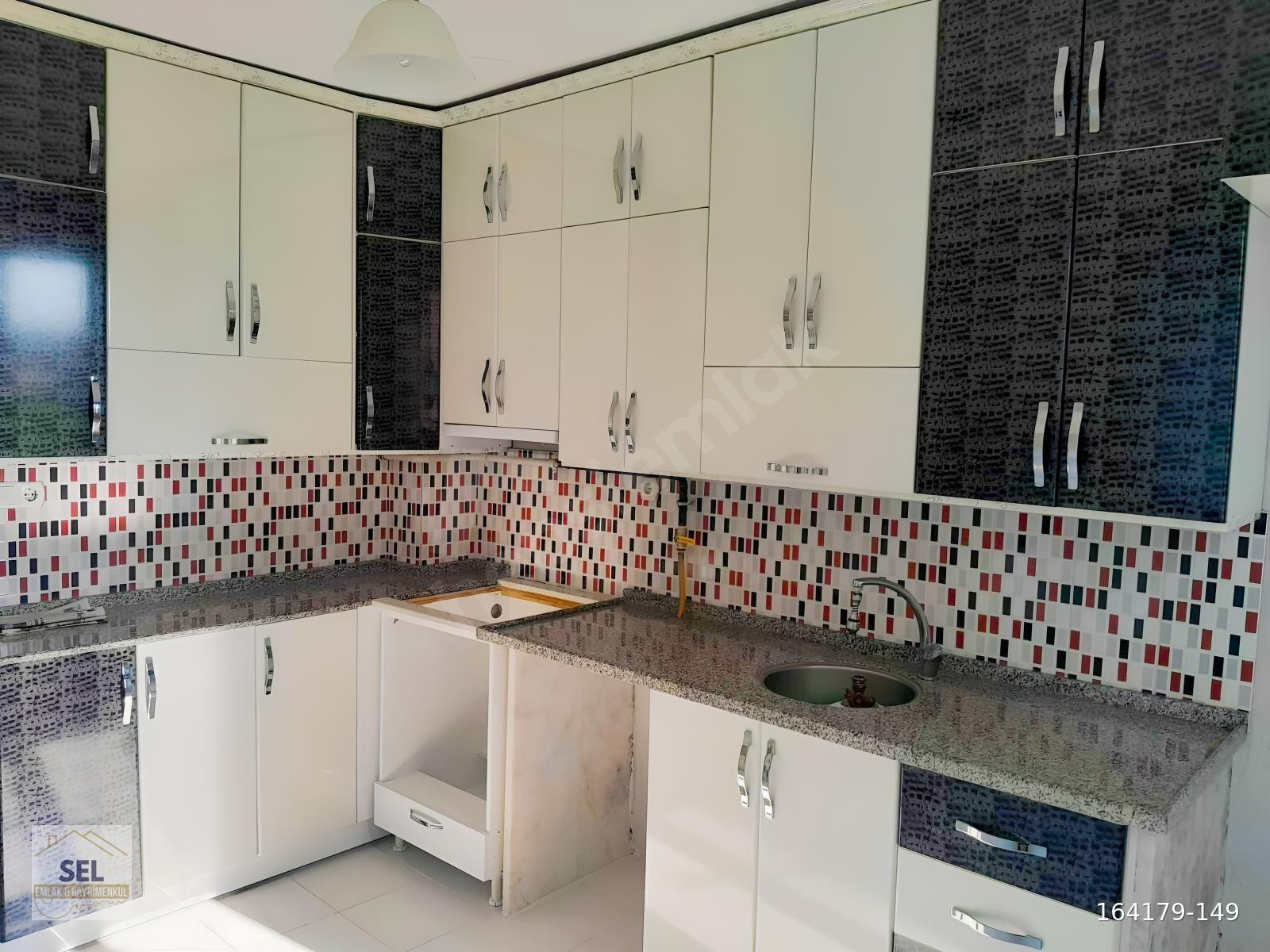 AFYON DİNAR PANCAR MAHALLESİ KİRALIK ARAKAT DAİRE