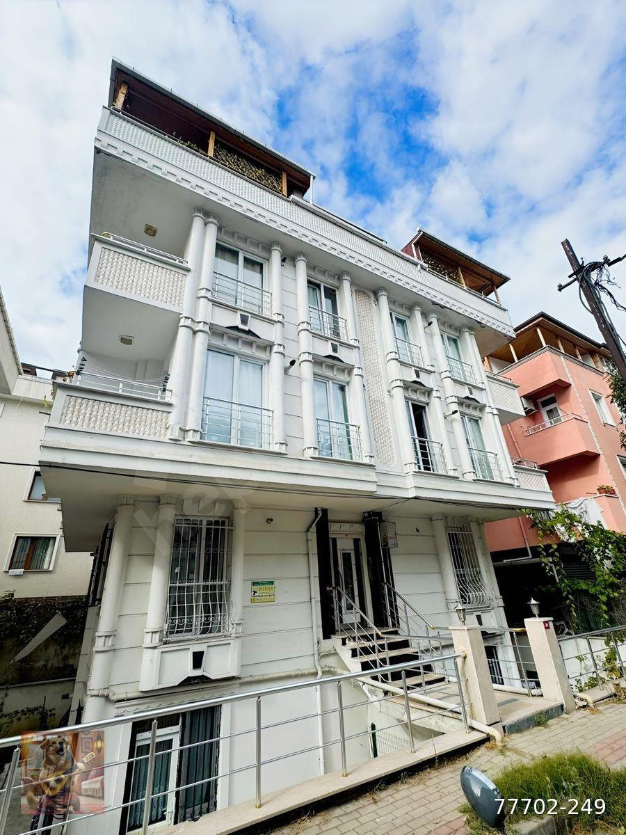 MAHİR EMLAK' TAN SAKARYA SOKAKTA 1+1 BAHÇEKAT DAİRE