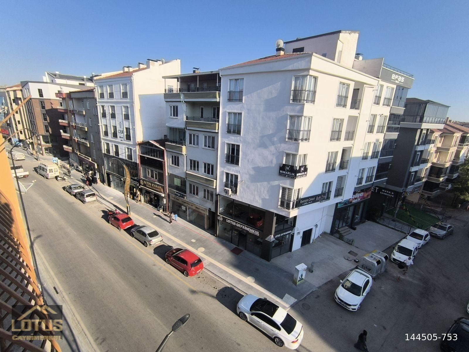 LOTUS'DAN BÖLCEK ANA CADDE ÜZERİ 3+1