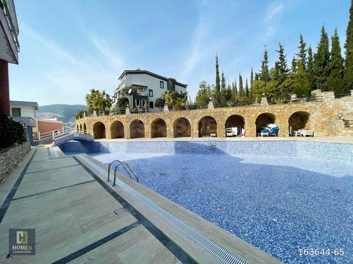 Bektaş'ın Sitesi'nde deniz manzaralı geniş 2+1 daire satıştа