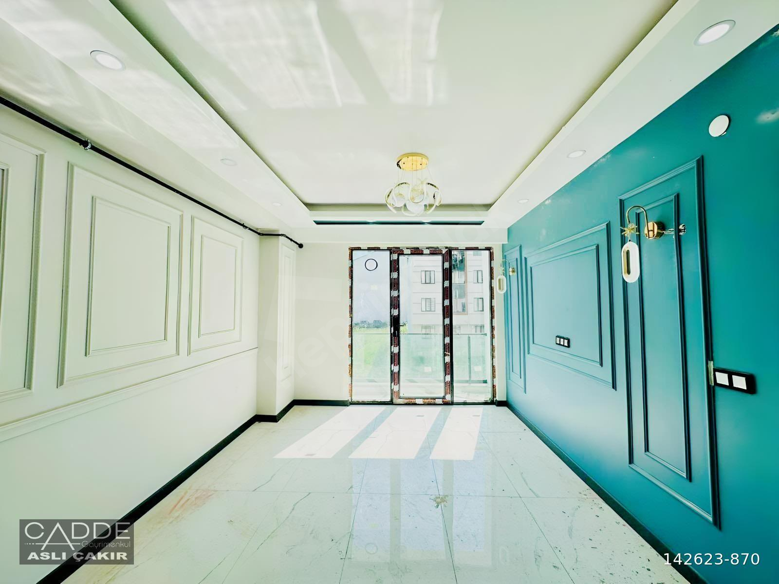 CADDE GAYRİMENKUL'DEN KAPAKLI CADDE ÜZERİ 1+1 SATILIK DAİRE