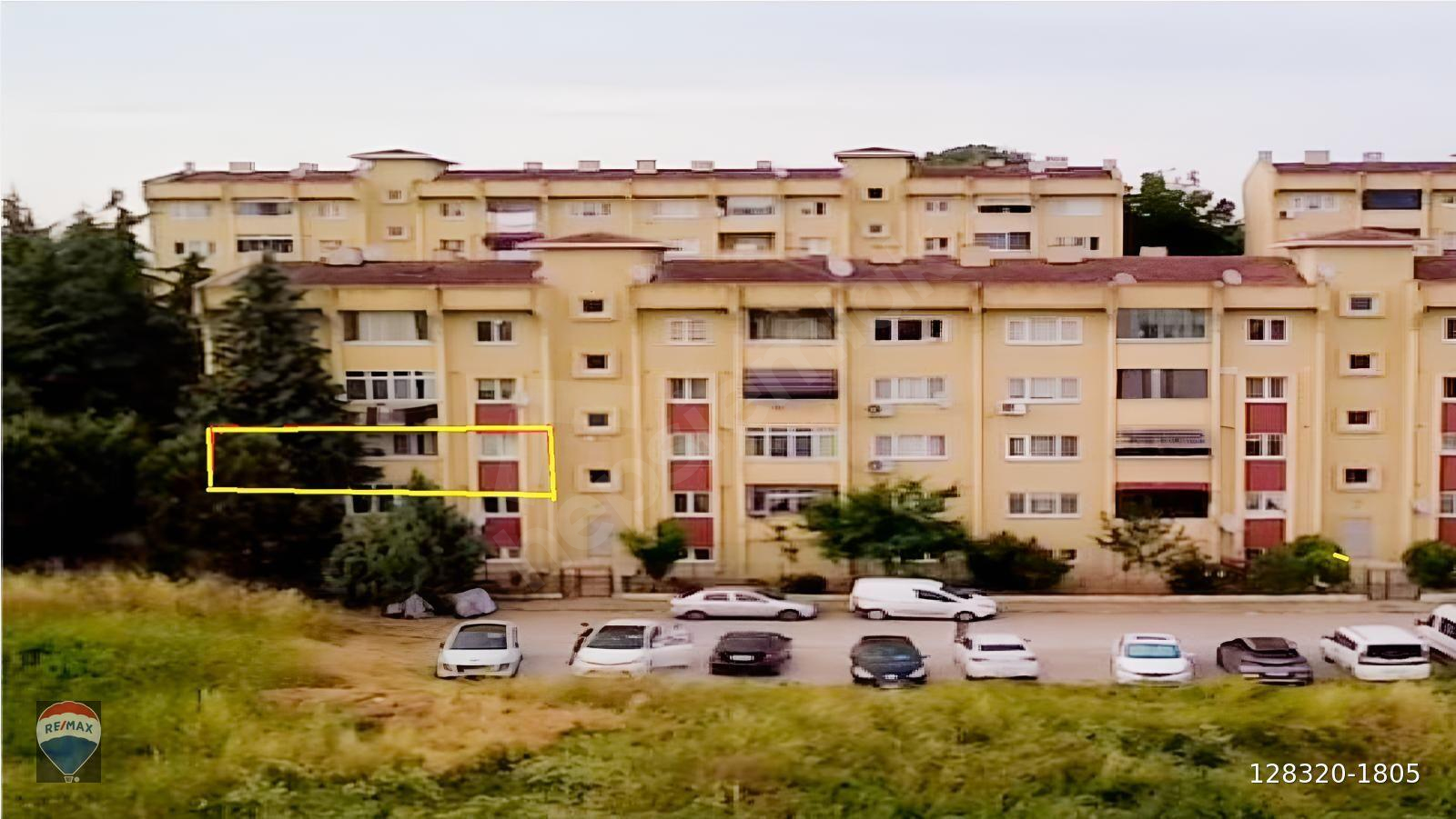 CAMİLİ AYÇİÇEK VADİSİ'NDE YENİLENMİŞ 3,5+1 GENİŞ SATILIK DAİRE