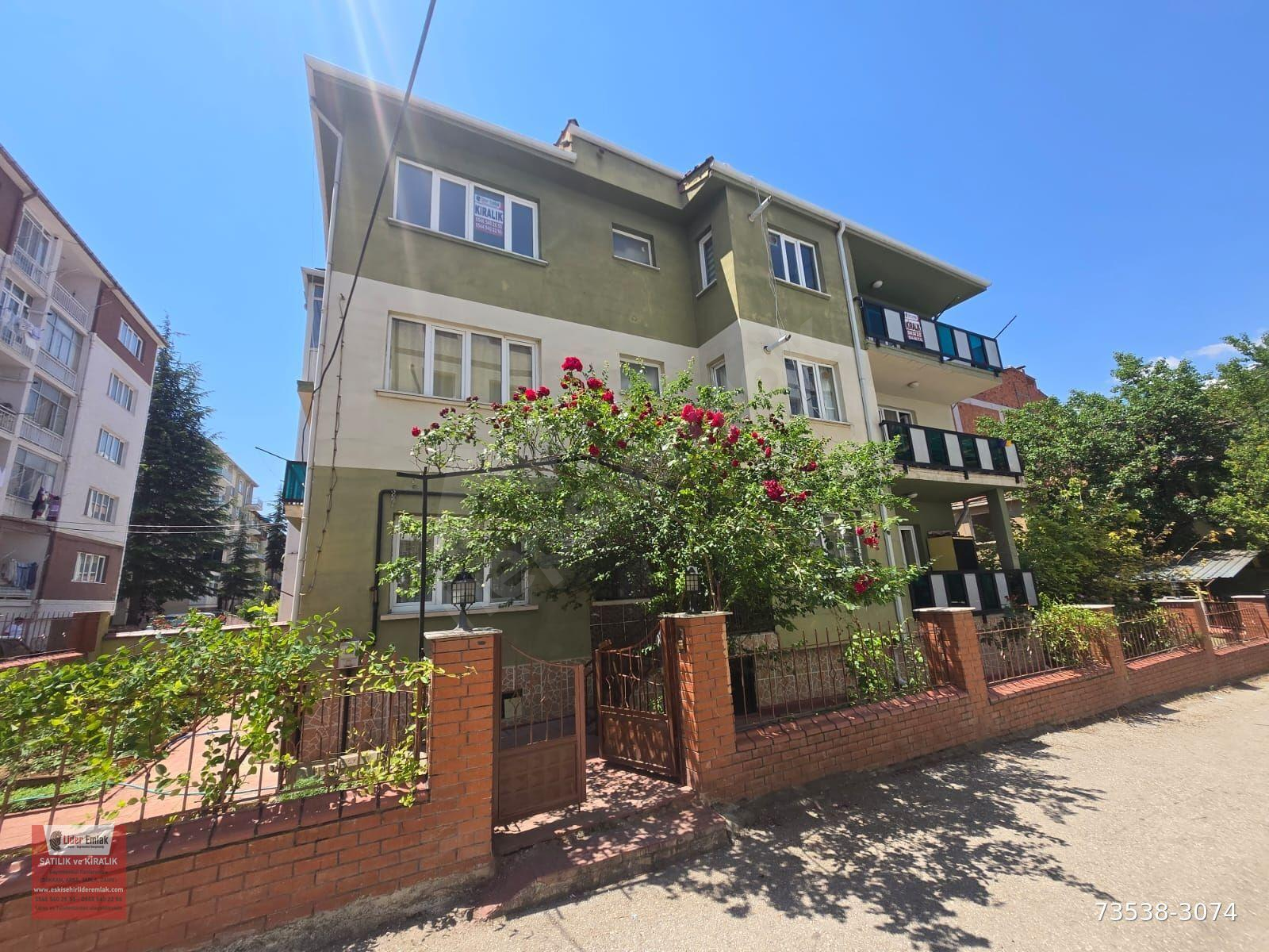ESKİŞEHİR AKARBAŞI MAHALLESİNDE KİRALIK 3+1 130m2 DAİRE