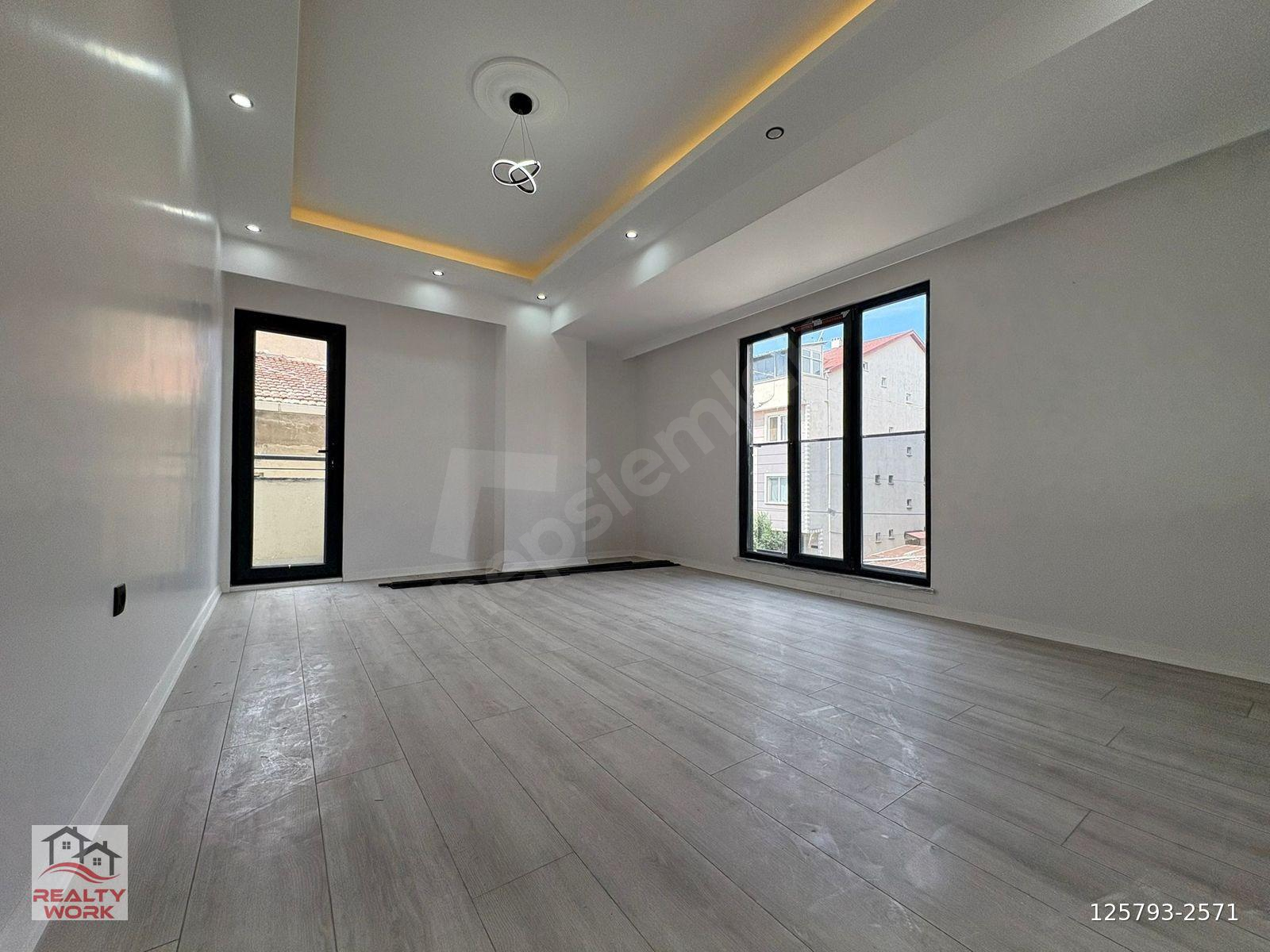 SIRASÖĞÜTLER DE MARMARAYA YAKIN KONUMDA LÜKS 3+1 ARA KAT DAİRE