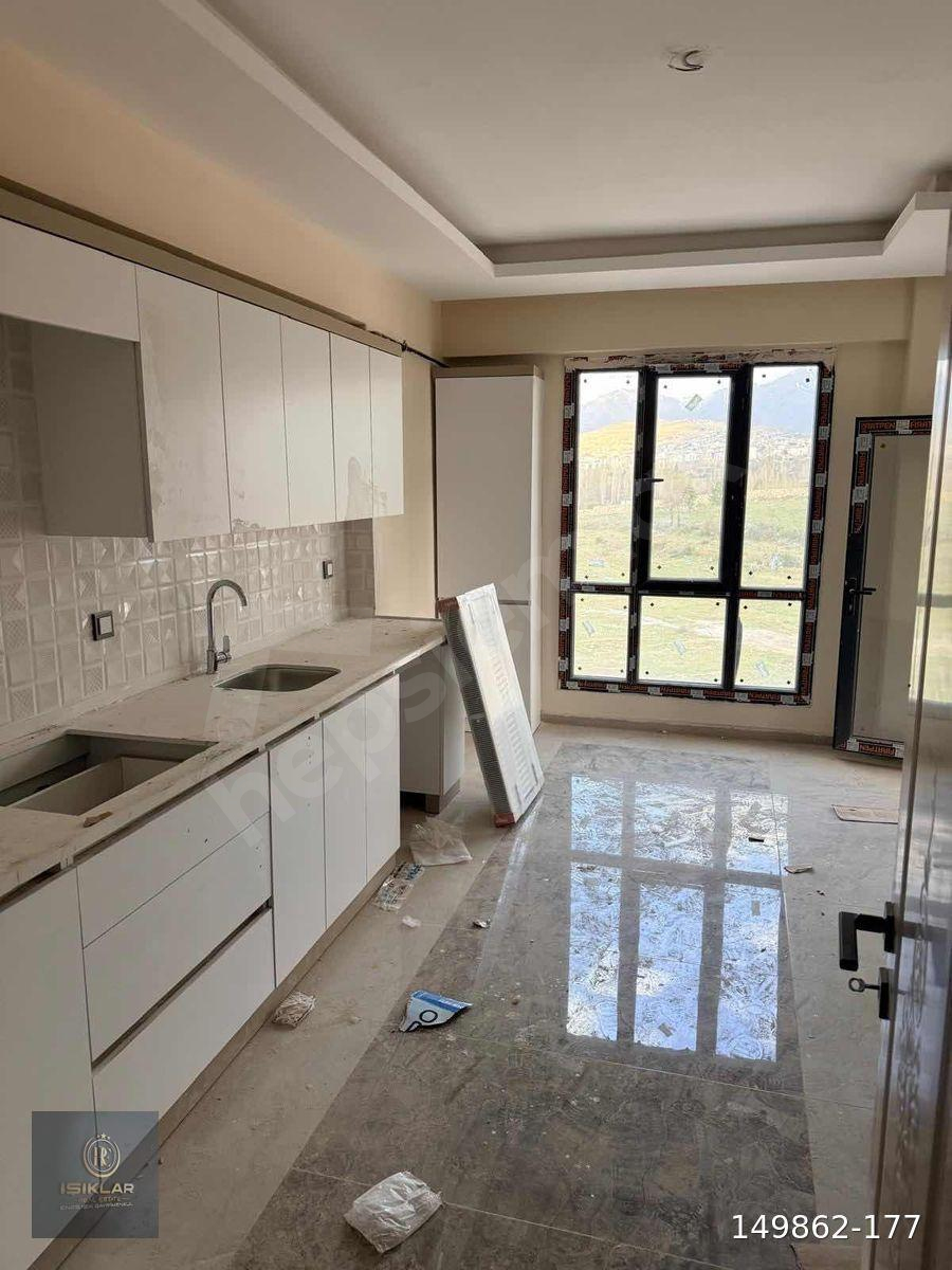 ENES IŞIK 'tan YAKINCA DA 3+1 ARAKAT SIFIR DAİRE
