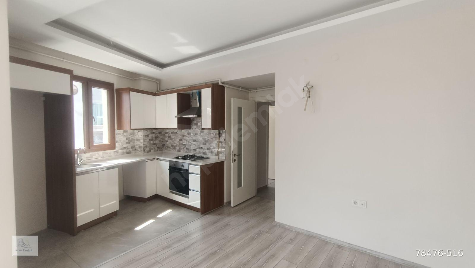 Bayraklı Gümüşpala'da kiralık 2+1 ara kat doğal gazlı köşe daire