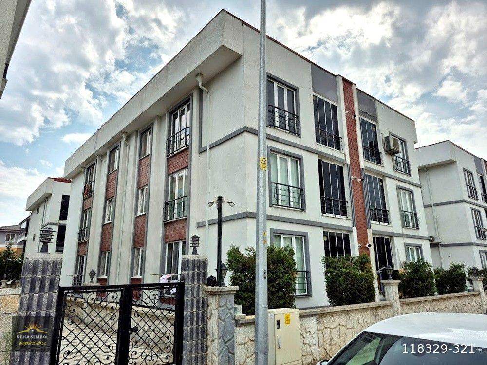 ADAPAZARI GÜNEŞLER MAHALLESİNDE SATILIK 5+1 DUBLEKS DAİRE