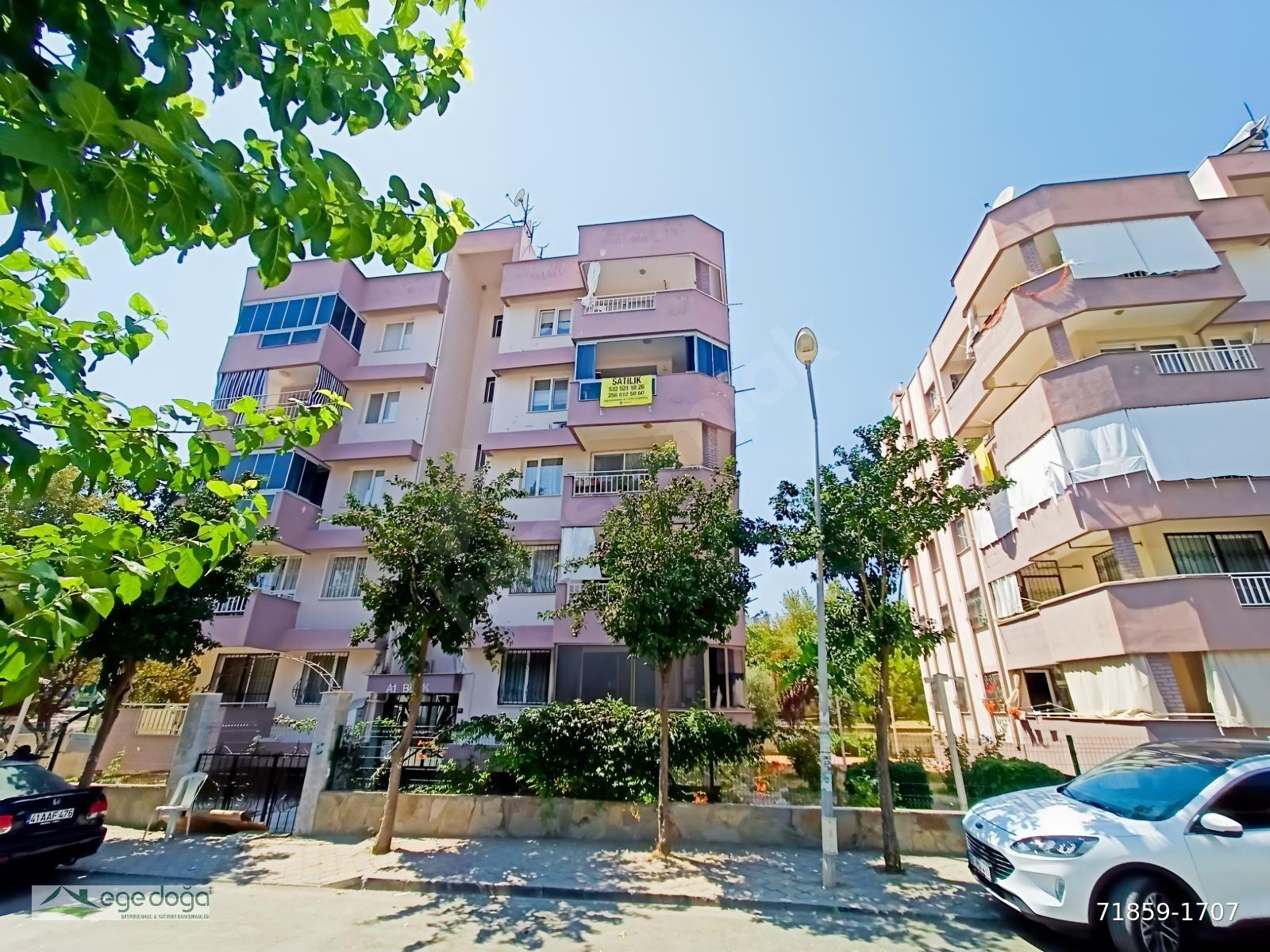 KUŞADASI'NDA MERKEZE YAKIN SATILIK ARA KAT KAPALI MUTFAK DAİRE