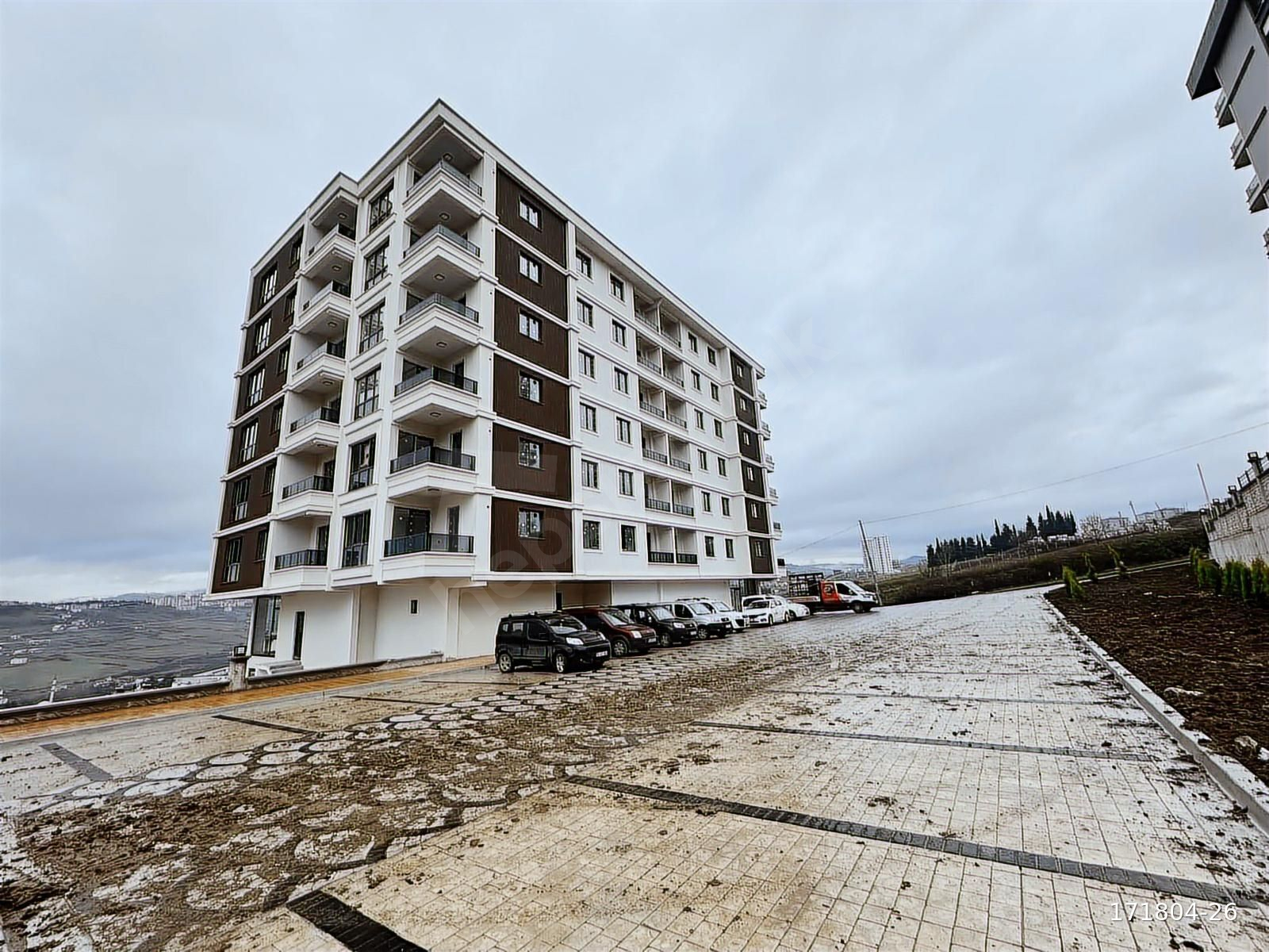 ALAÇAM CADDESİNE 2. BİNA ARA KAT DENİZ MANZARALI 3+1 DAİRE