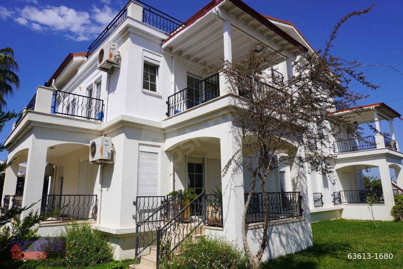 Manavgat Side'de Site İçinde Eşyalı 3+1 Satılık Dubleks Daire