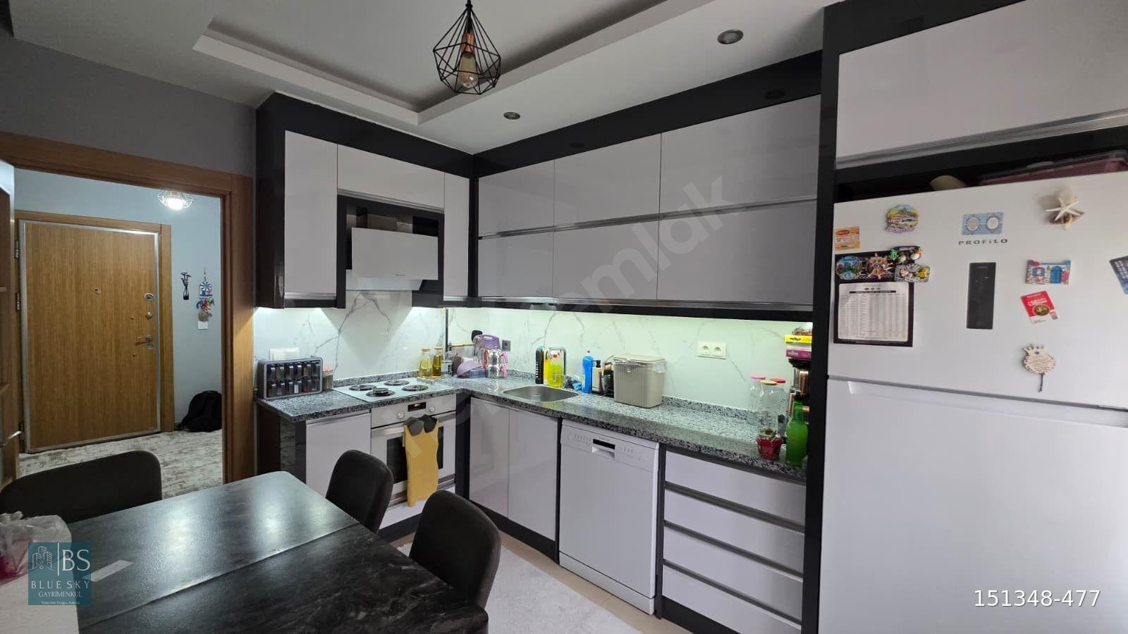 KAYAKÖY TOKİ 2+1 İÇİ YENİLENMİŞ EBEVEYN BANYOLU GENİŞ LÜKS SATILIK DAİRE