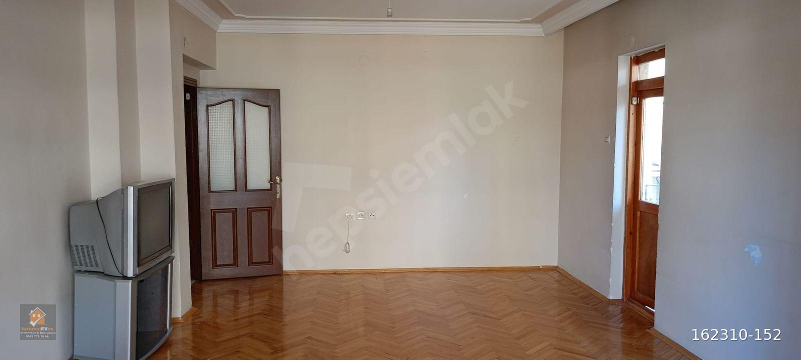TURUNCUEVİMDEN BELEDİYEYE YAKIN FULL YAPILI EZİNE SOKAKTA KİRALIK