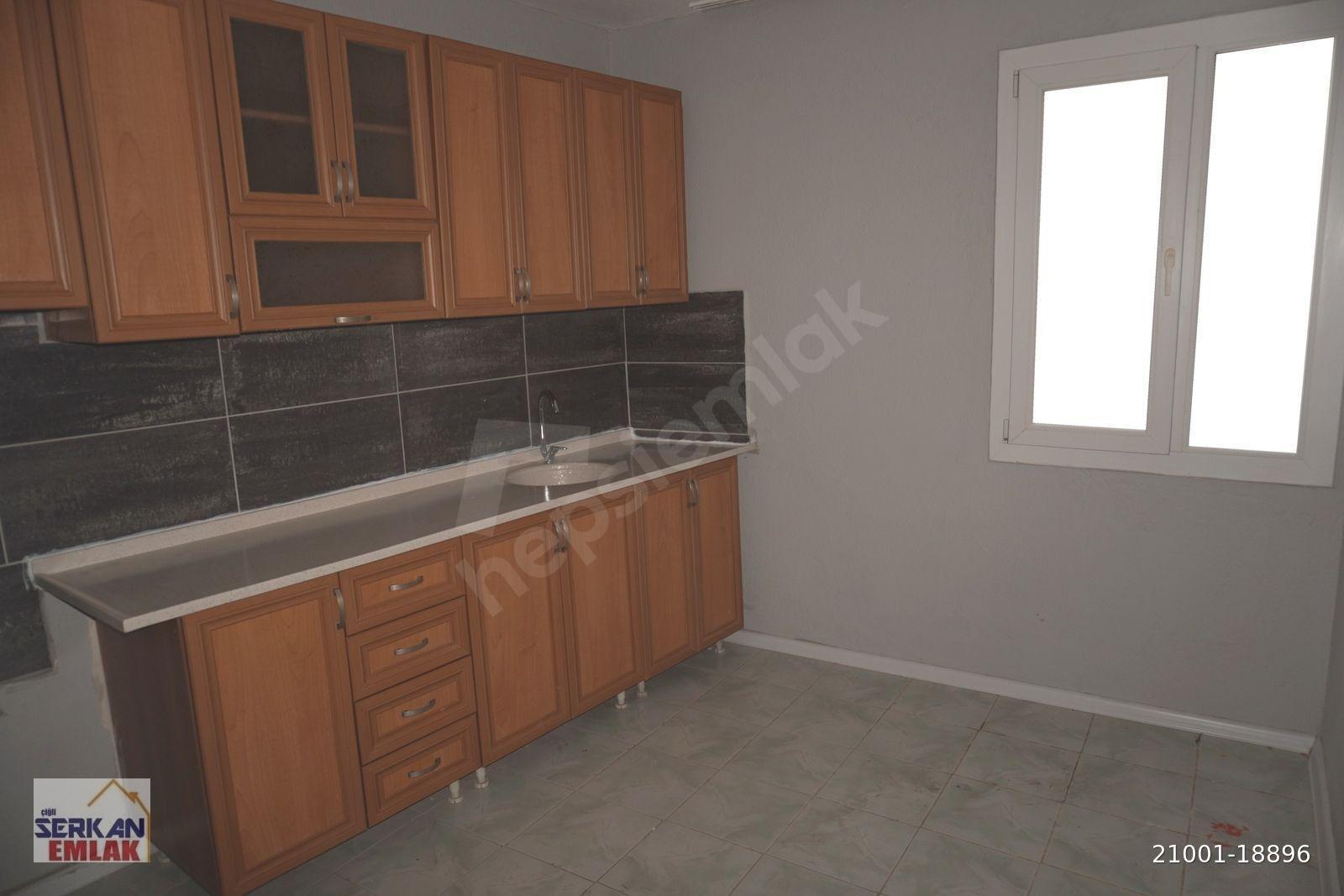 NAFİZ GÜRMAN MAHALLESİ KİRALIK GİRİŞ KAT BAKIMLI 2+1 ÇİĞLİSERKAN
