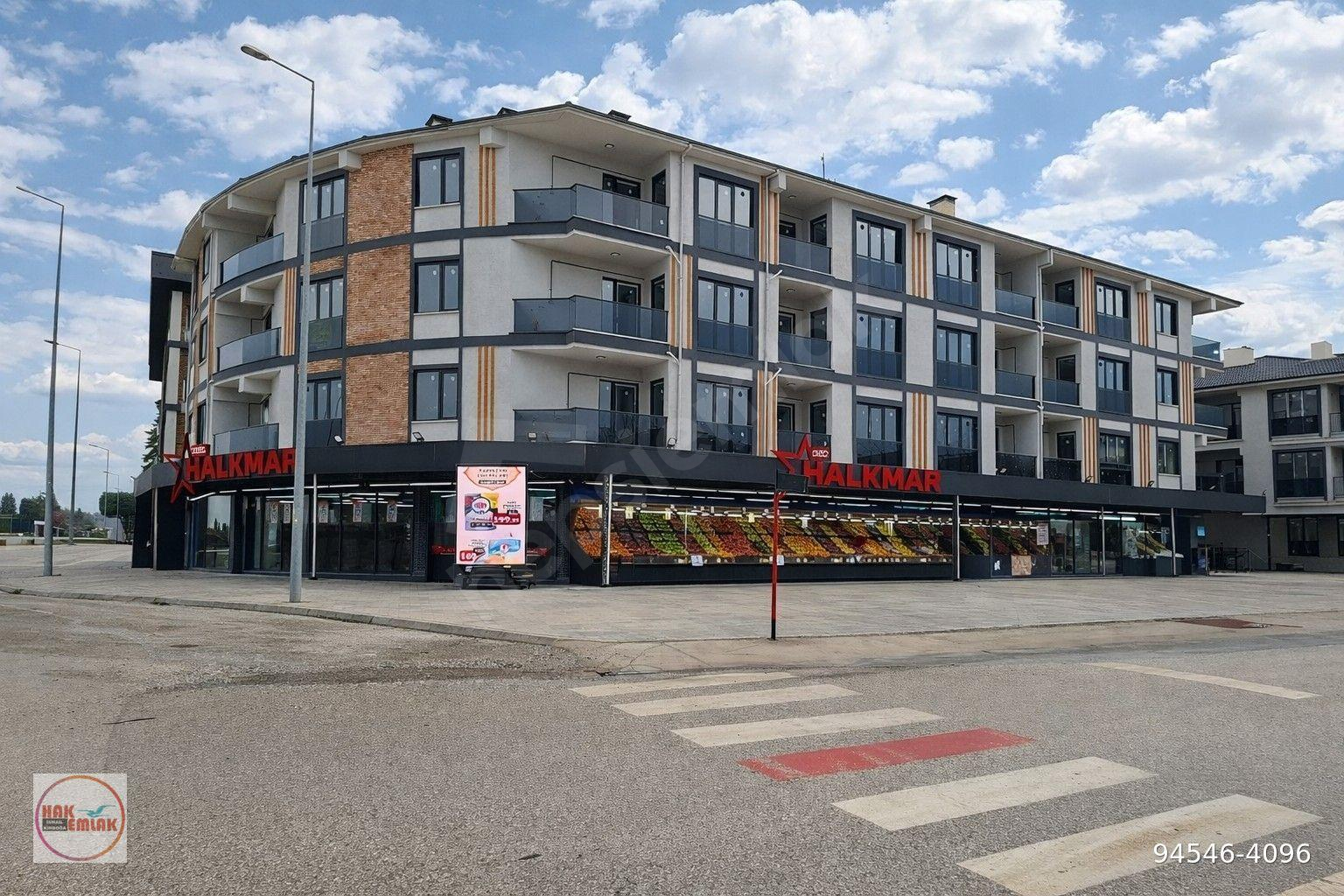 HAK EMLAK'TAN İSTANBUL CADDESİ ÜZERİNDE SATILIK 1+1 DAİRE
