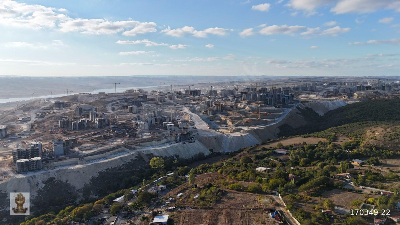ARNAVUTKÖY TOKİ SAZLIBOSNA'DA 3+1 DEVREN SATILIK DAİRE