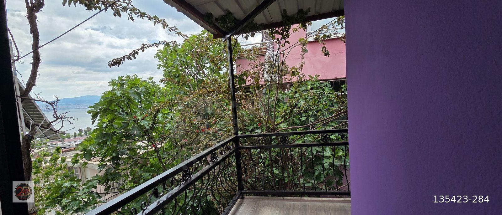 Bayraklı F.Edip Baksı mah **müstakil** kiralık ev 2+1
