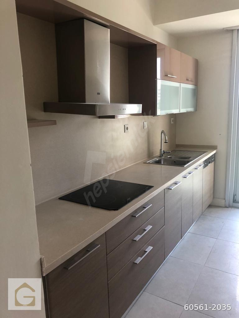 Batışehir'de Peyzaj Manzaralı 135m2 3+1 Kiralık Daire