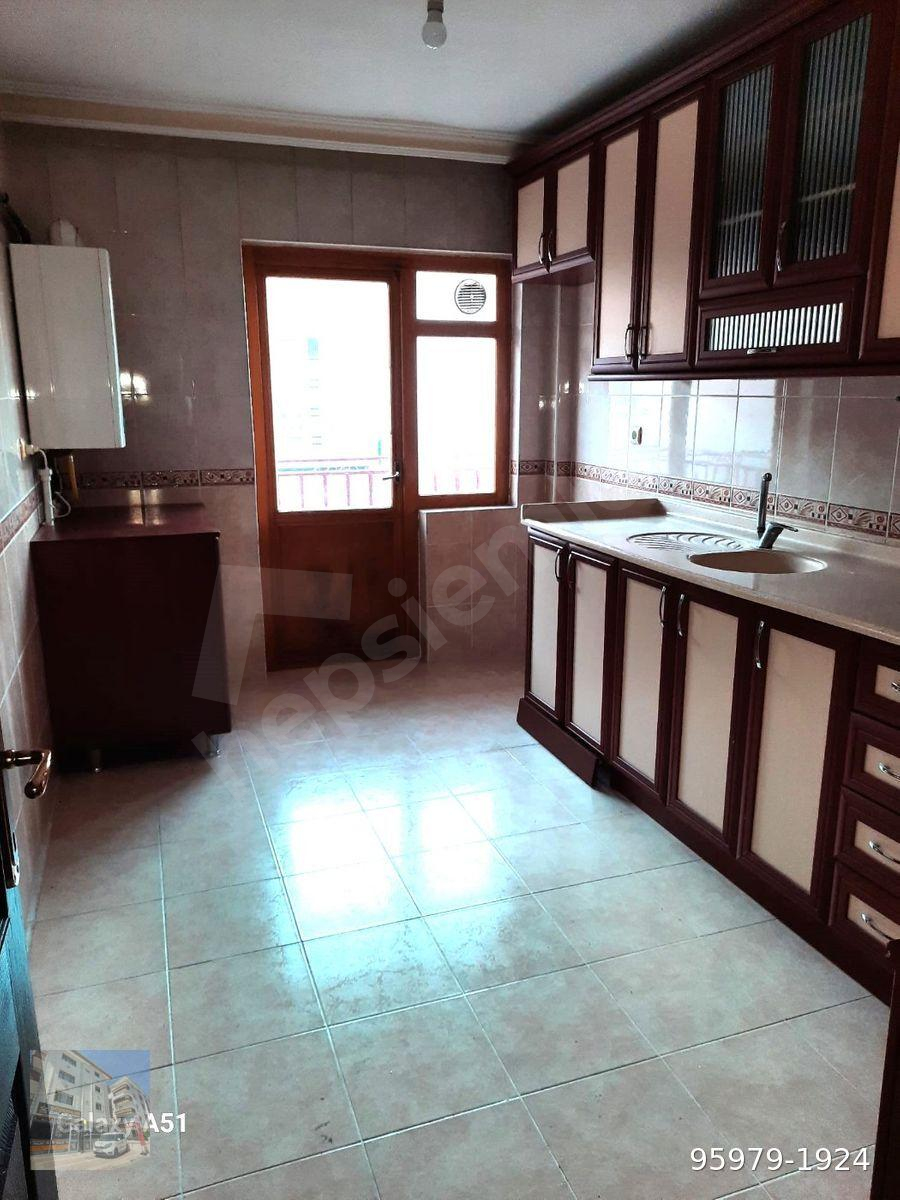 AKŞEMSETTİN MAHALLESİN'DE MERKEZİ KONUMDA SATILIK 3+1 DAİRE