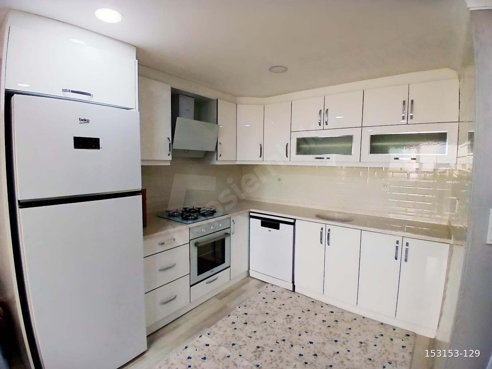 CUMHURİYET 20 'LİK YOLDA 1+1 GENİŞ SIFIR KİRALIK DAİRE