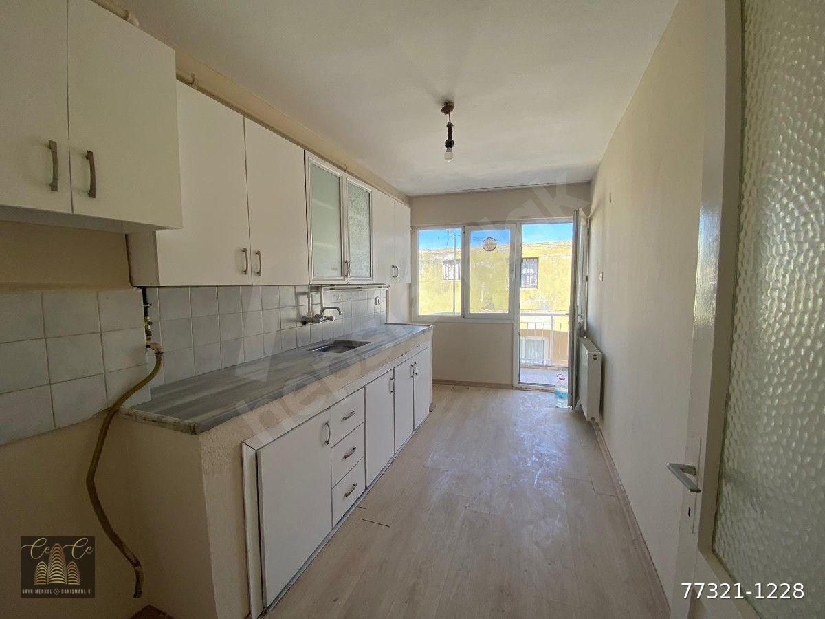 izmir balçova eğitim mahallesinde doğalgazlı 3+1 kiralık daire