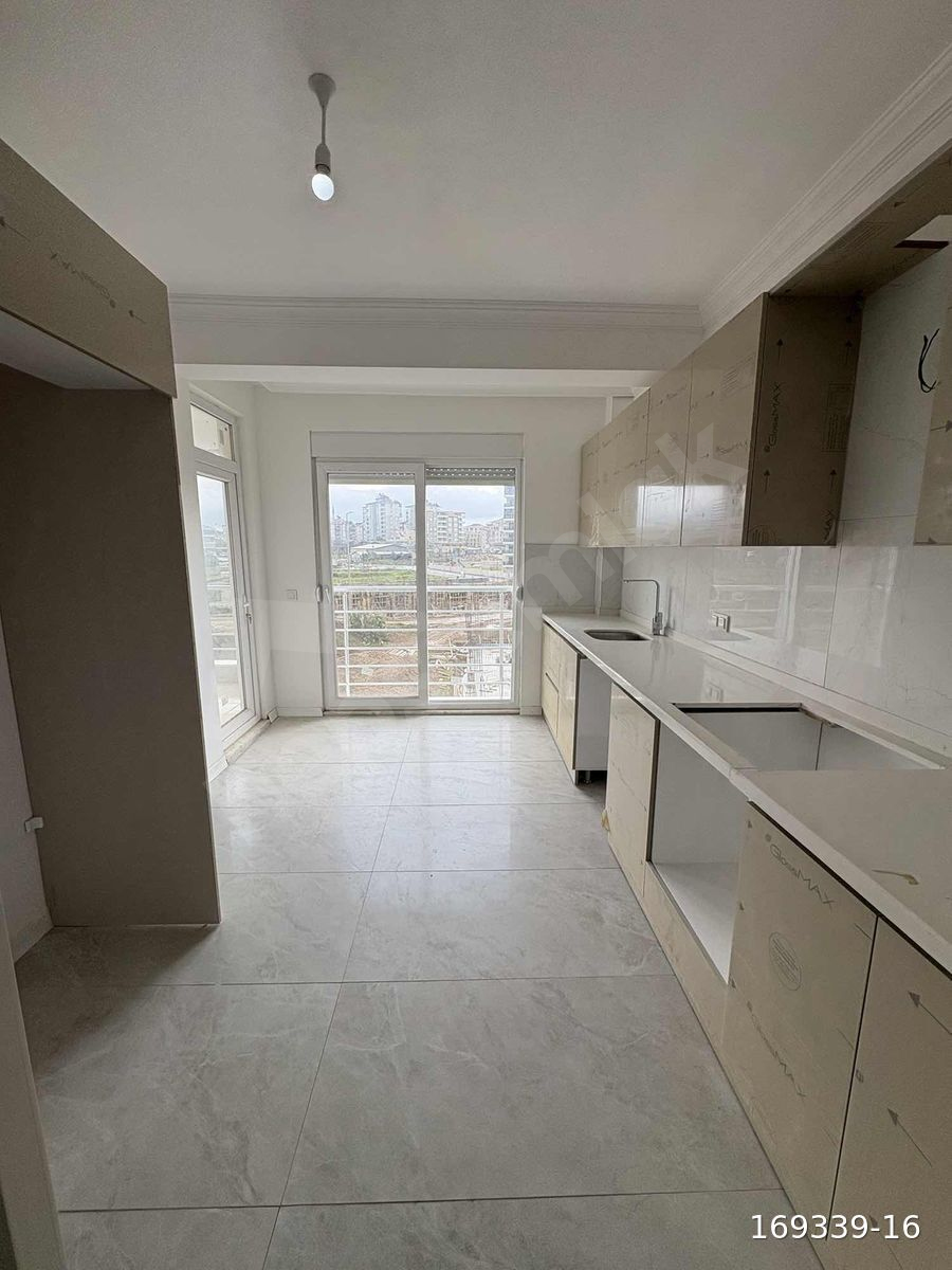 Eminceler 2+1 Ebeveyn Banyo Çamaşır Odalı Satılık En Geniş Daire