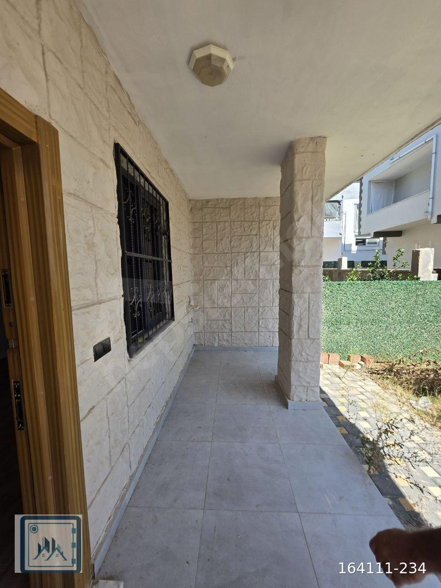 ÇARKIPAREDE CADDE ÜZERİNDE BÜYÜK BAHÇELİ 1+1 KÖŞE DAİRE KİRALIK