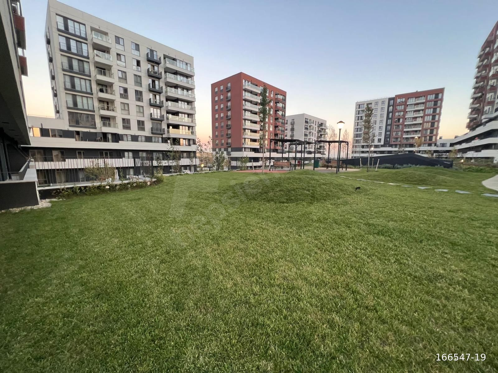 Suryapı Bahçe yaka Sitesinde Satılık 2+1 Daire فرصة شقة للبيع