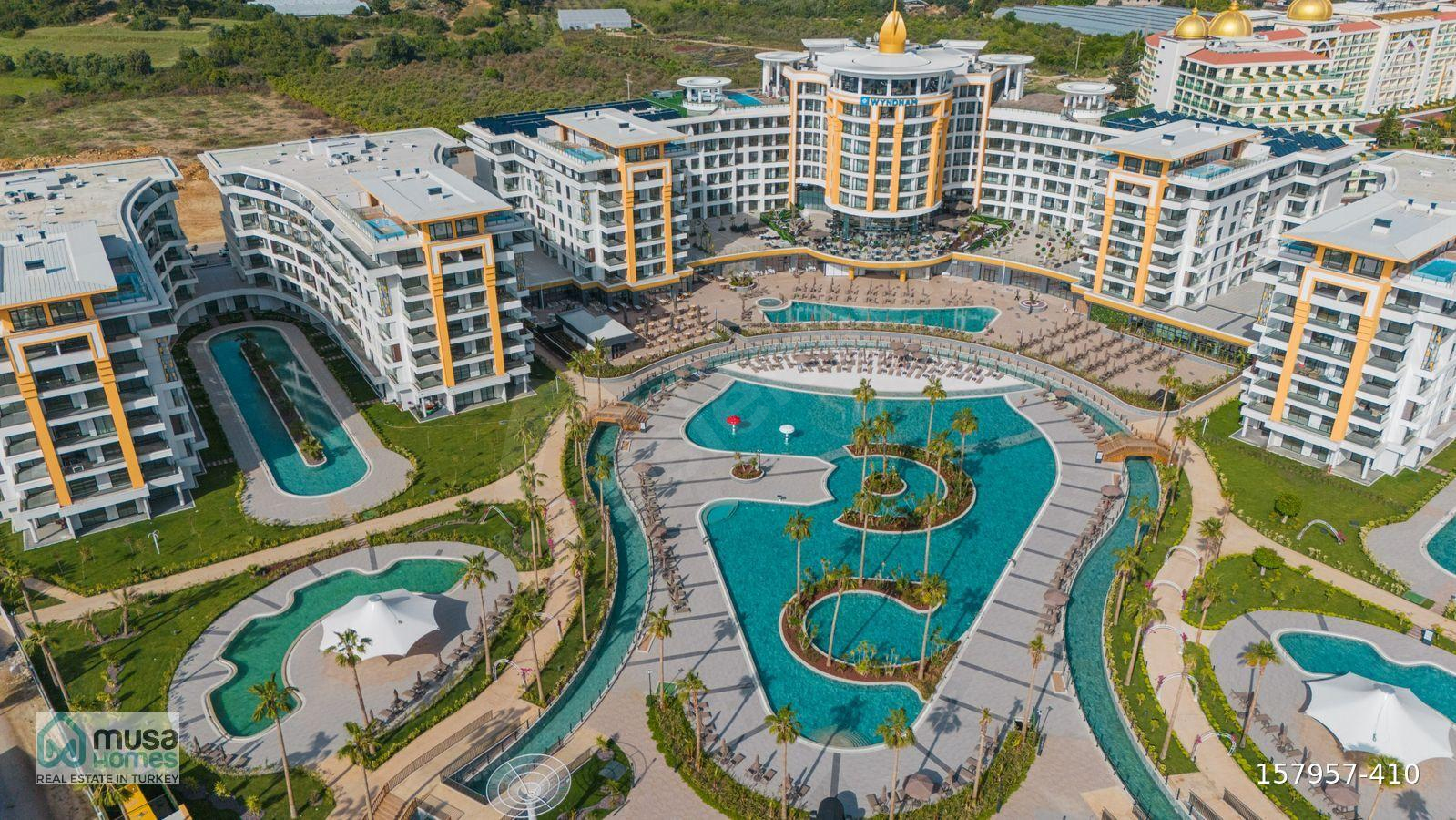 ALANYA TÜRKLER AZURA WORLD SİTESİNDE 2+1 LÜKS YATIRIM FIRSATLI DAİRE
