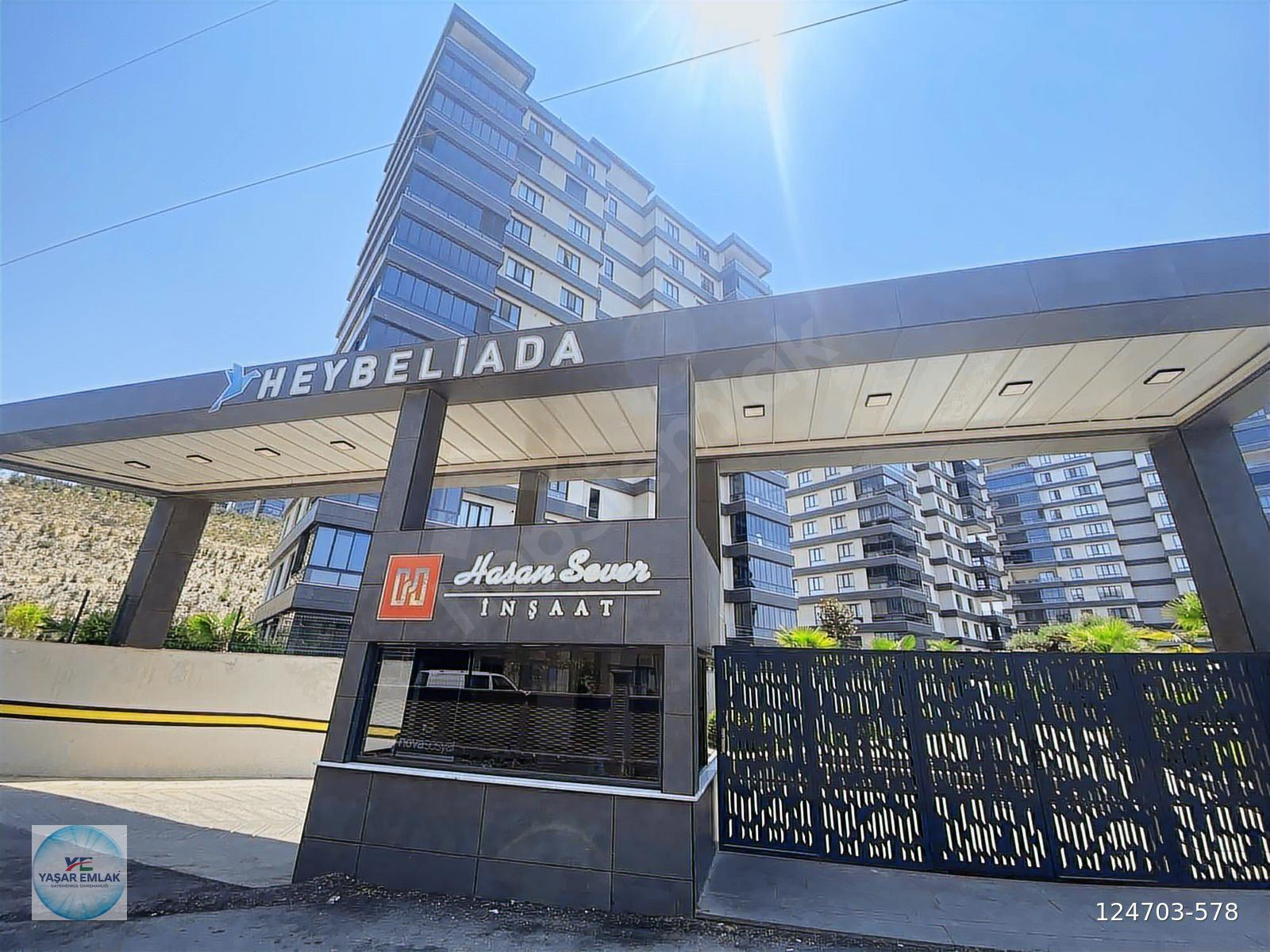 HEYBELİADA SİTESİNDE SATILIK 3+1 ARA KAT DAİRE