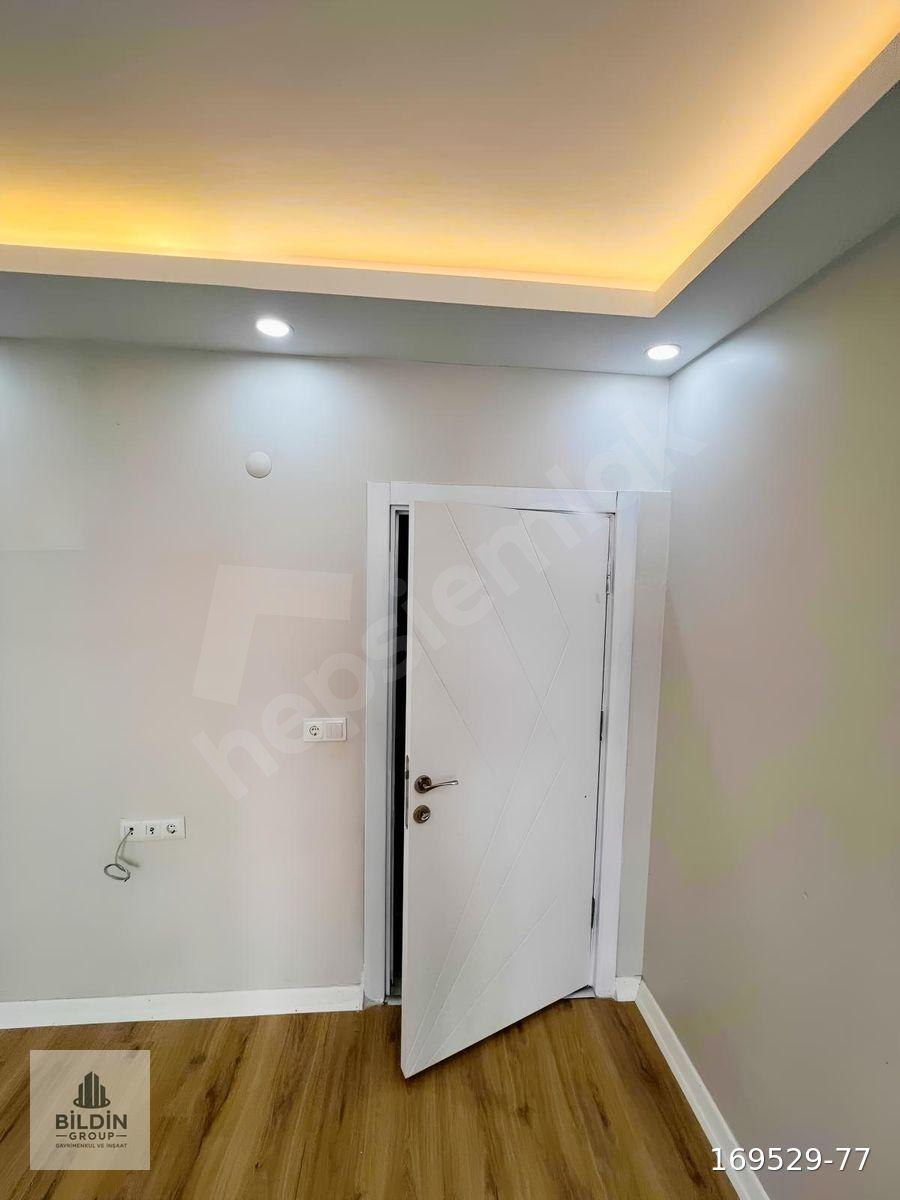 ARNAVUTKÖY MERKEZ MAHALLESİNDE 2+1 DÜZ GİRİŞ | ACİL SATILIK