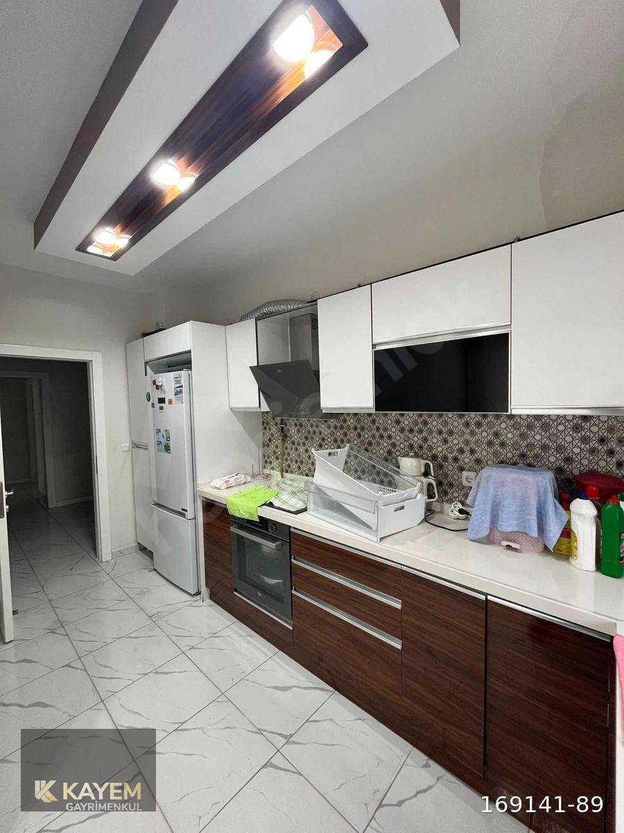 TALAS İÇİ YAPILI PAPATYA CADDESİNDE ARA KAT 3+1 SATILIK DAİRE