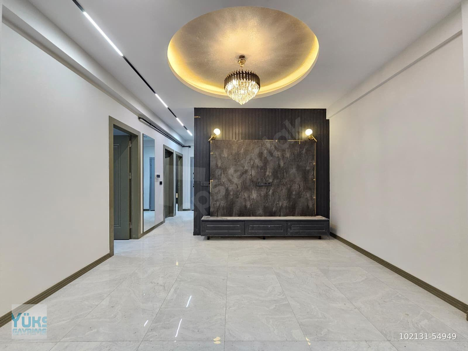 Denizli Şemikler Naz Bayrak Üstünde 2+1 120 M2 Giyinme Odalı Lüks Daire