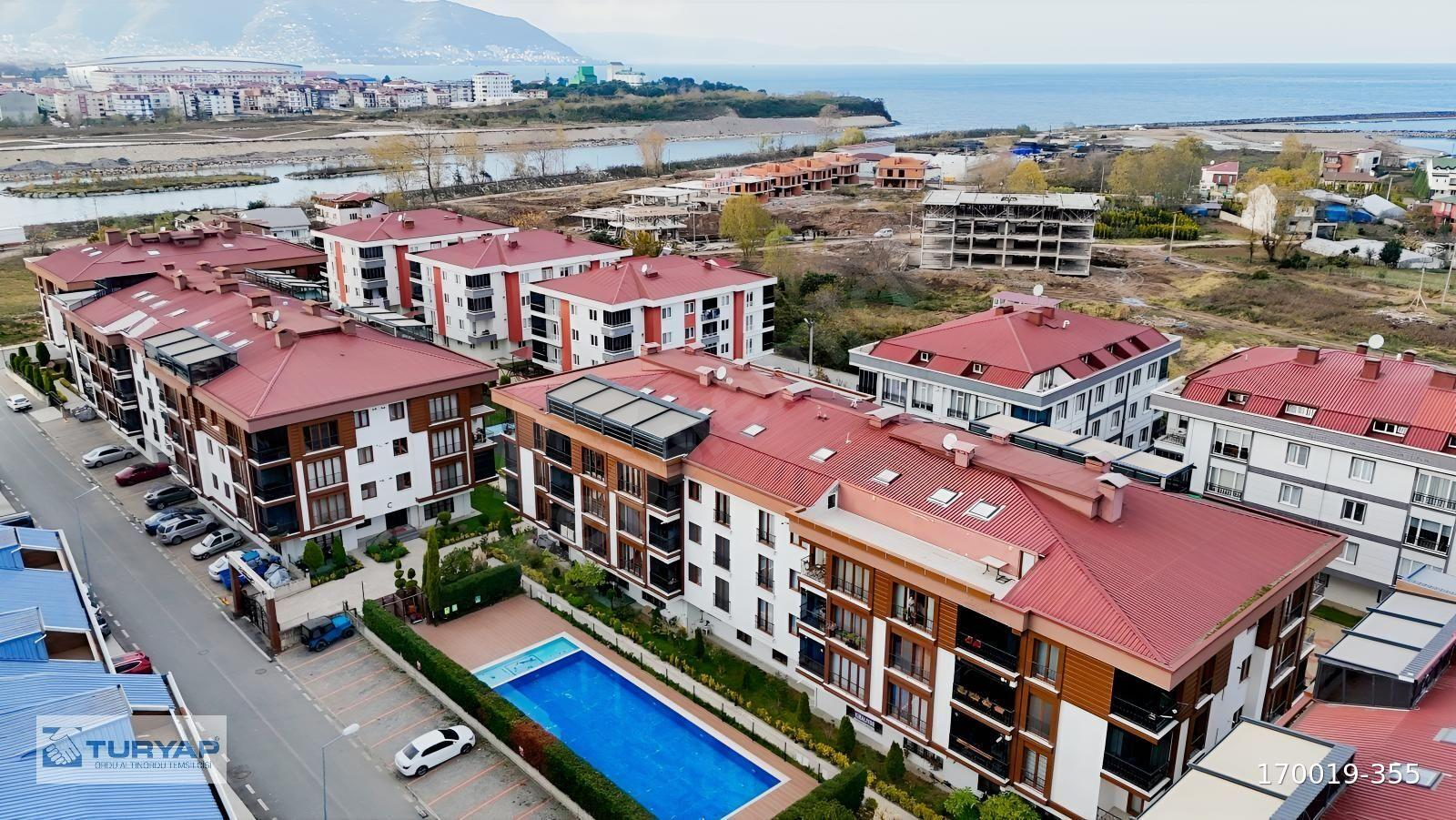 ORDU CUMHURİYET PLAJ MEVKİ'NDE, HAVUZLU SATILIK 3+1 SİTE DAİRESİ
