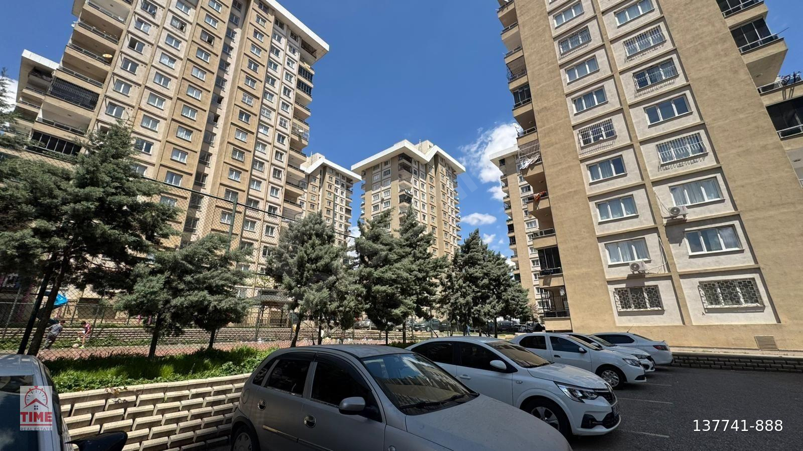 TIME KURUMSAL'DAN SİTE İÇERİSİNDE-ŞAHANE MANZARALI-ÖNÜ AÇIK-2+1