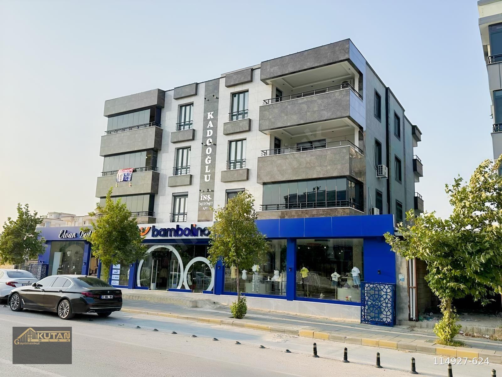 LÜKS 3+1 DAİRE 170m2 35 CADDE ÜZERİNDE ARA KAT KUTAN EMLAK