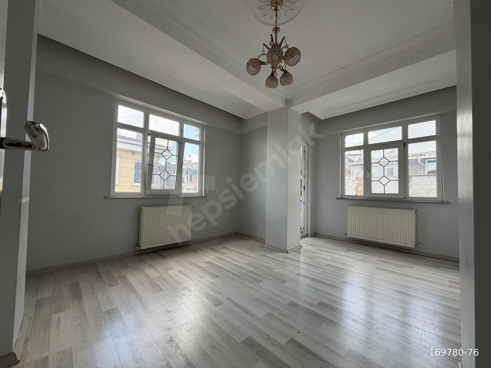 ESENLER FATİH MAH.ACİL SATLIK 2+1 KREDİYE UYGUN DAİRE BOŞ