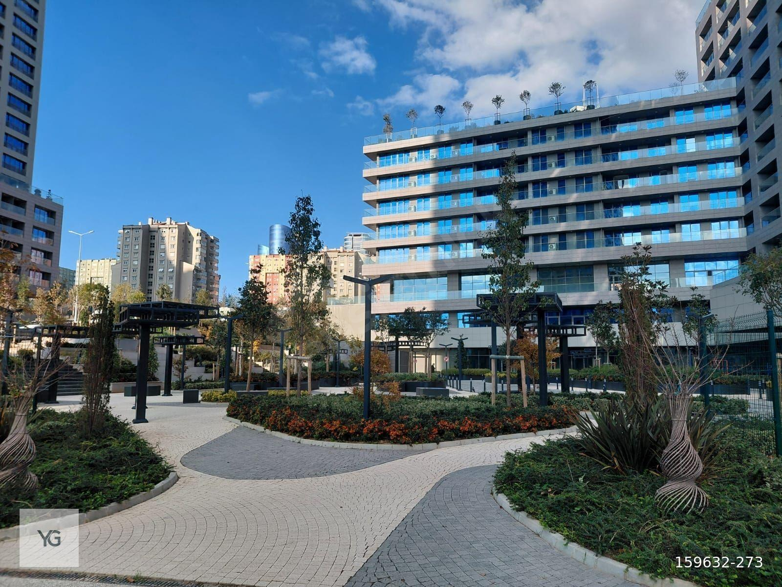 Ataşehir Modern.. Büyük m2, Büyük Teras.. Satış Ofisinden..