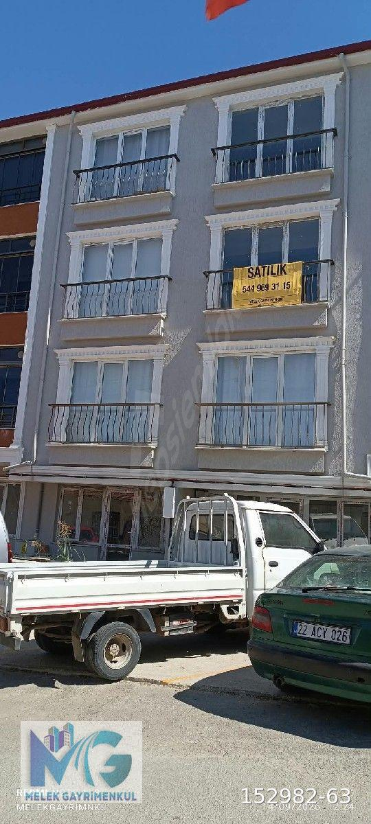 Keşan Aşağı Zaferiye mah Anafartalar caddesi camii arkasi Satılık Arakat 2+1 Ebeveyn banyolu daire