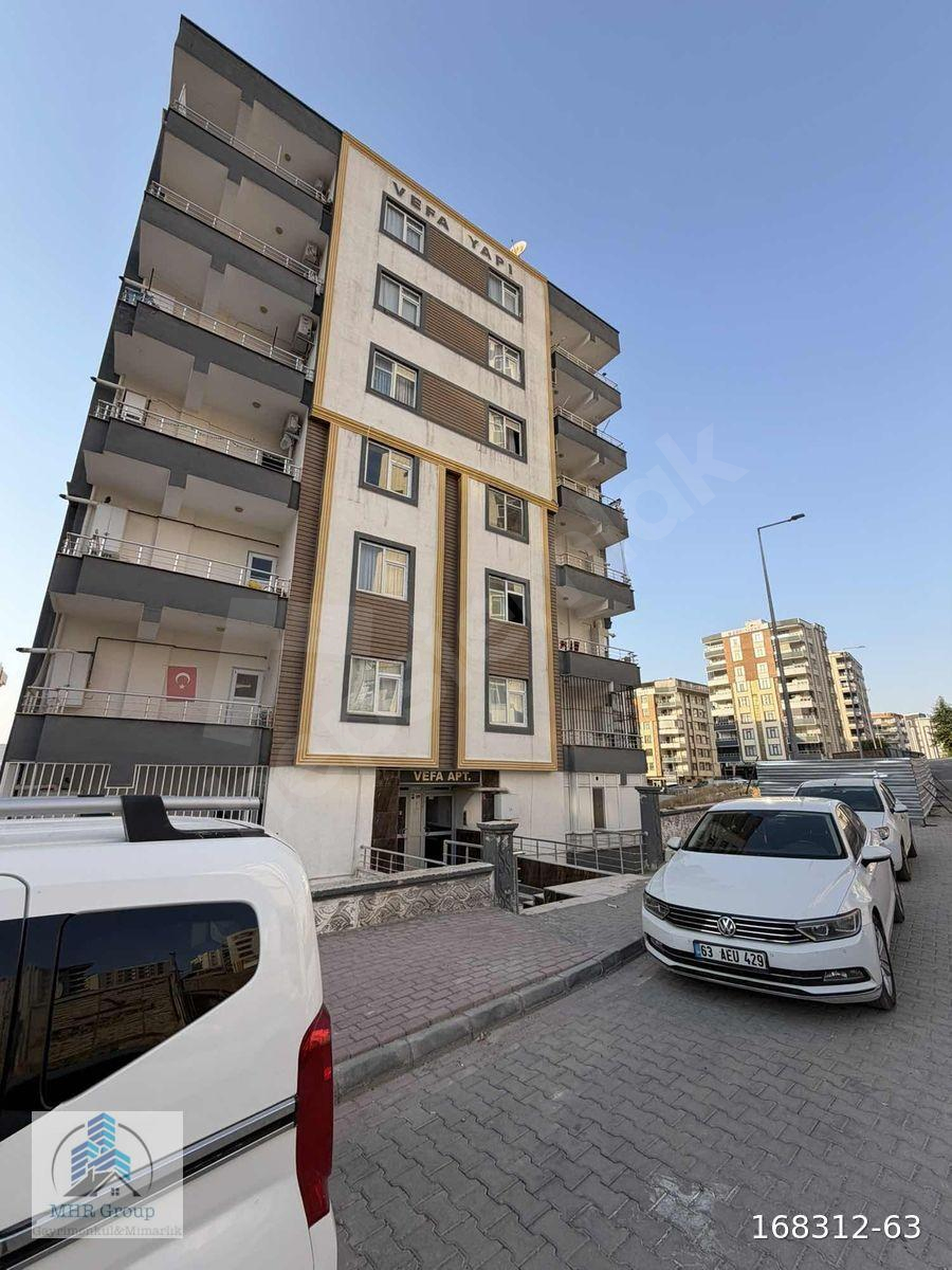 MHR Grouptan Narlıkuyu Satılık bakımlı giriş kat 3 odalı daire