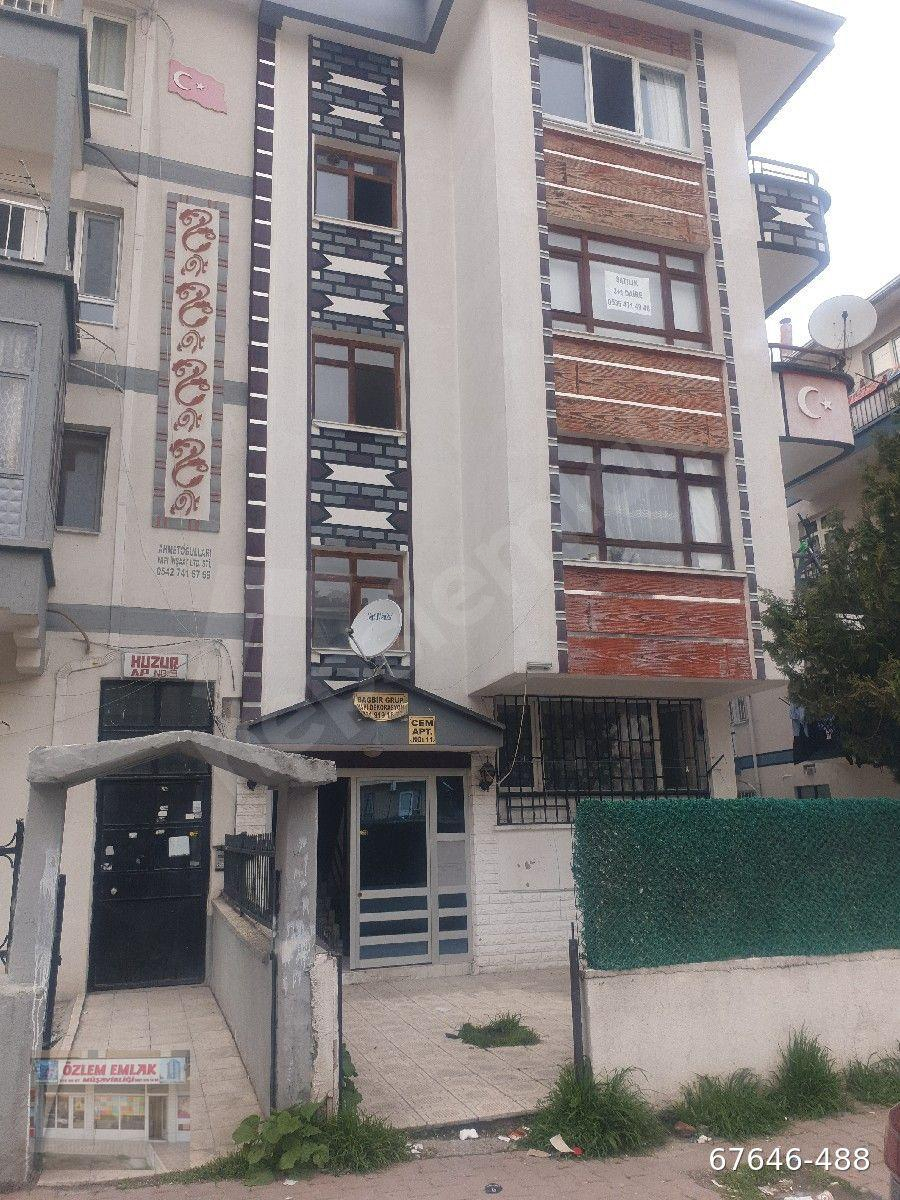 ÖRNEK MAHALLESİNDE KADIRGA SOKAKTA 4+1 YÜKSEK GİRİŞ ISI YALITIMLI KOMBİLİ