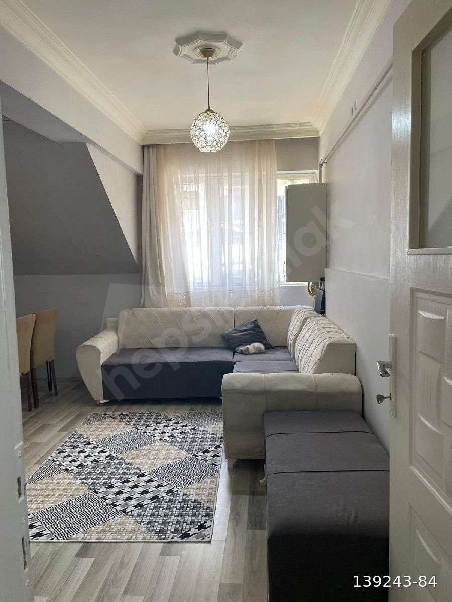 Satılık 1+1 yarı bodrum daire