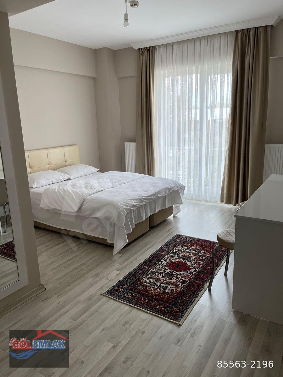 SAPANCA GÖL EMLAKTAN MERKEZDE İKİNCİ KAT EŞYALI KİRALIK DAİRE