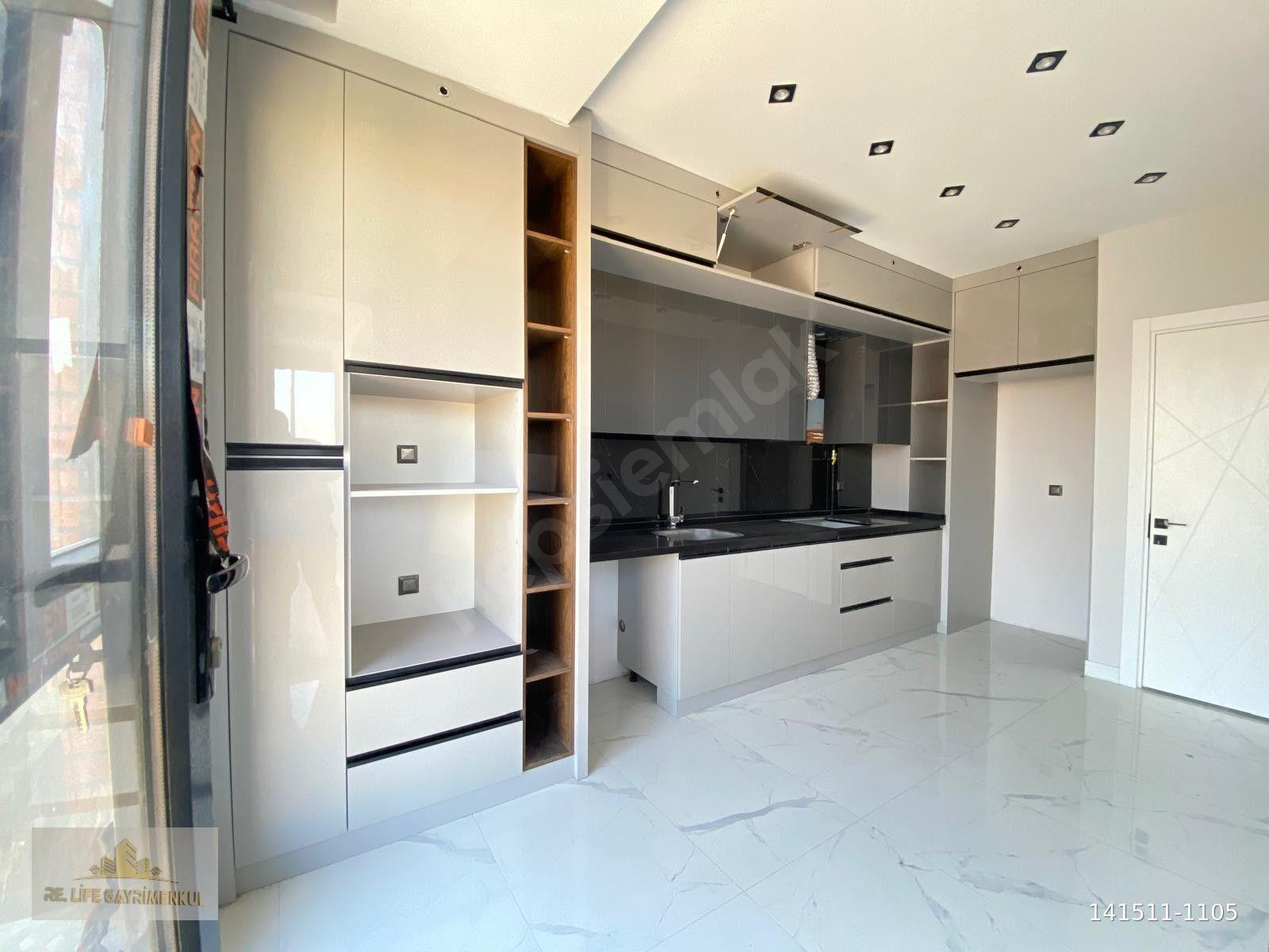 DENİZLİ DELİKTAŞ DA EMNİYET ALTI CADDE ÜZERİ 2+1 120 M2 DAİRE